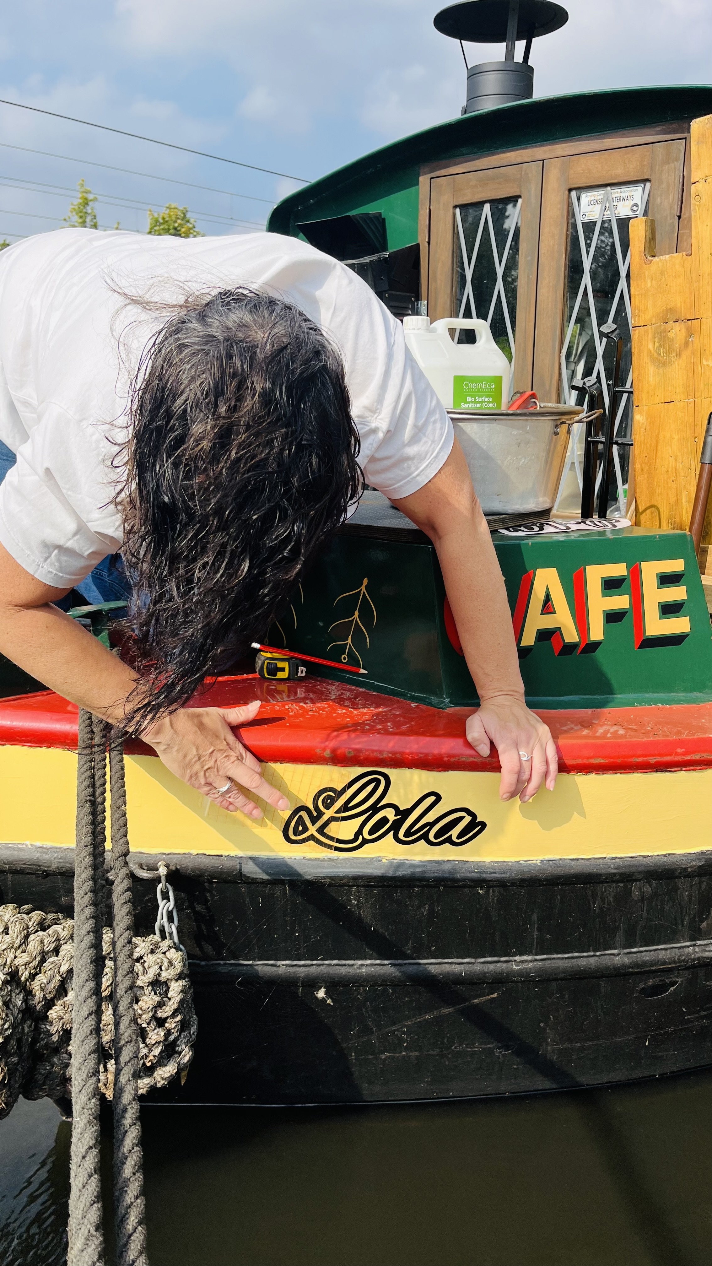 Everyboat has to have it's name. Originally Lola was called Samarkand but we love the name Lola!!
