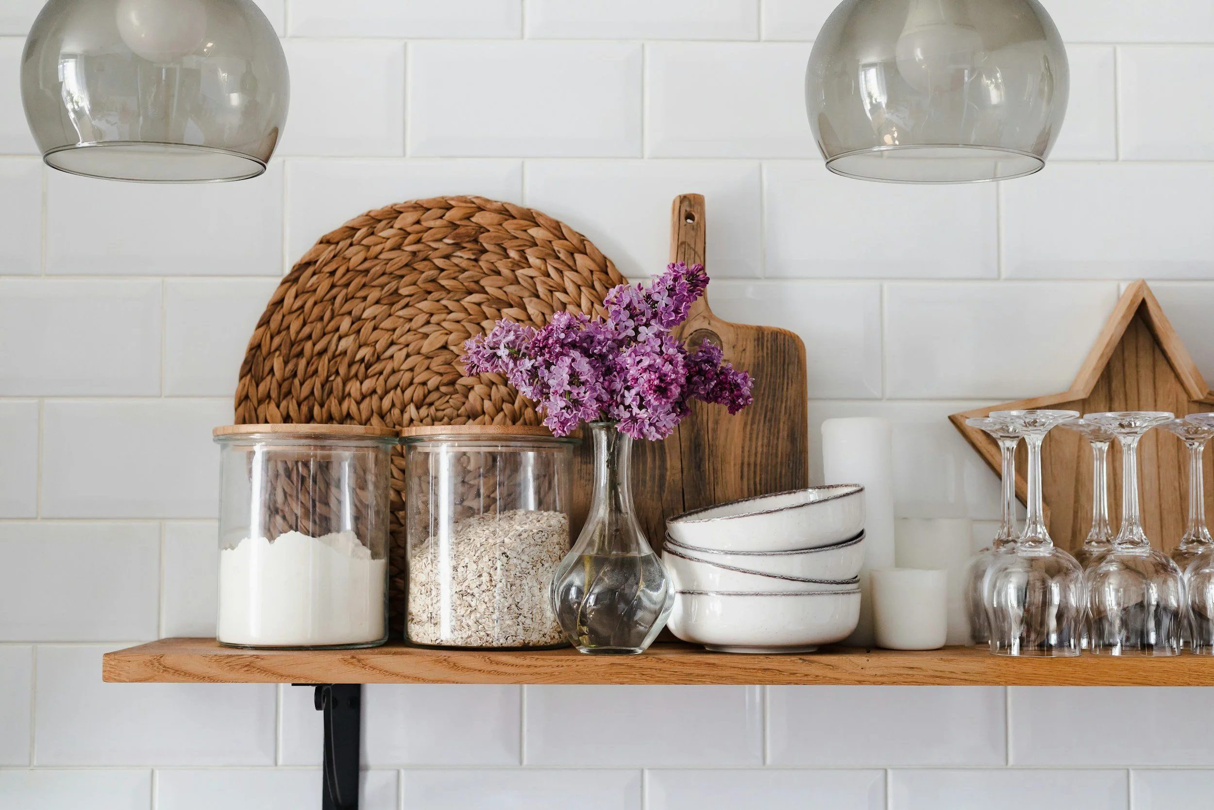 The Benefits of Open Shelving in Kitchens