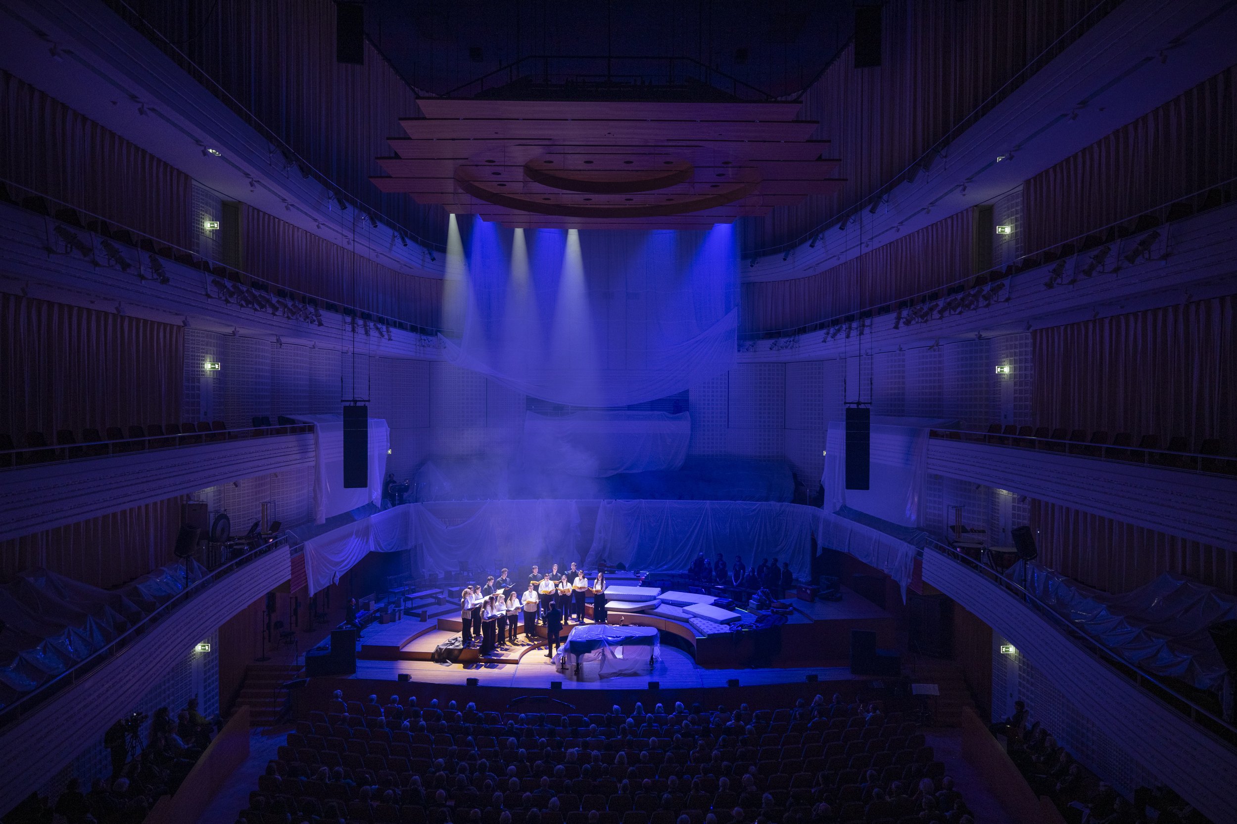 171124_LFCO_Patricia_Kopatchinskaja_c_AndreasBecker_Lucerne_Festival06(_klein).jpg