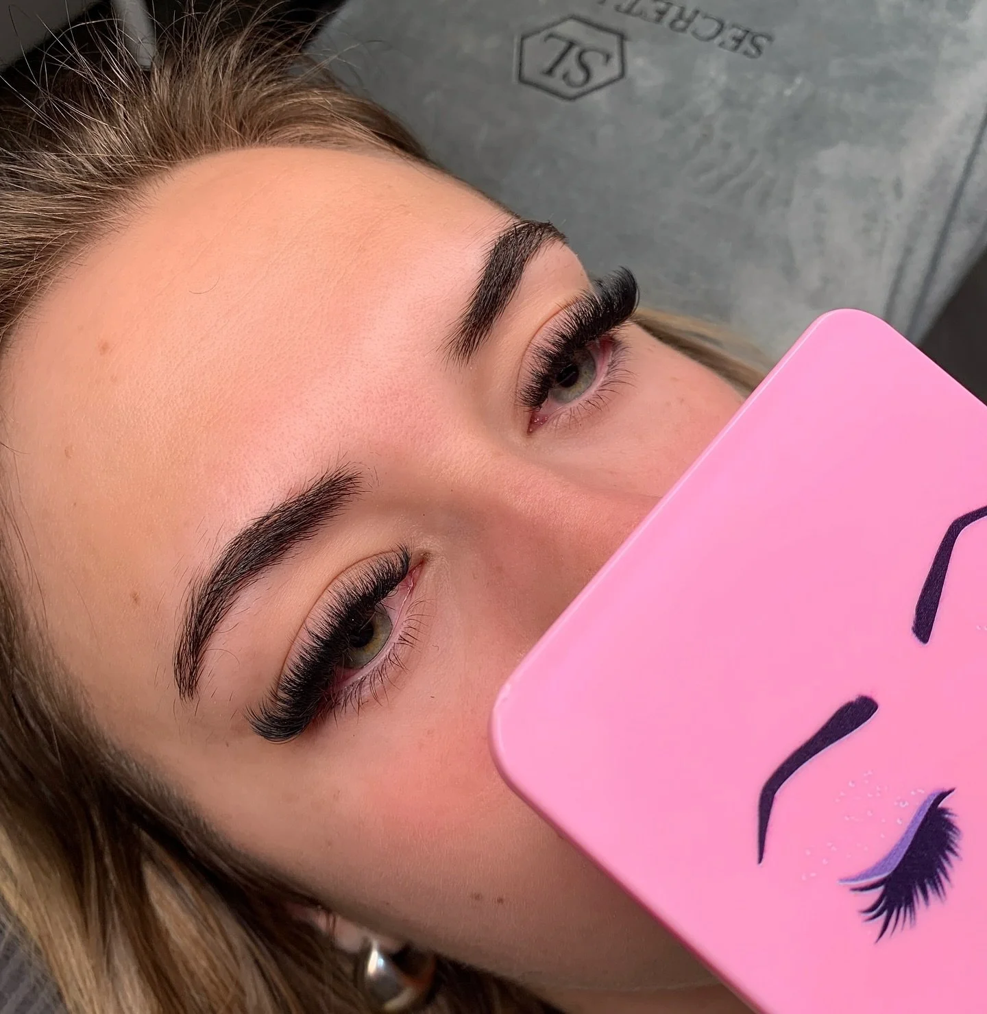 Get yourself some russian volume 😍

#lashes #russianvolume #lashesextension #wimpers #wimperextensions #wimperstylistenbelgi&euml; #antwerpen #belgie #beauty #fyp #greeneyes