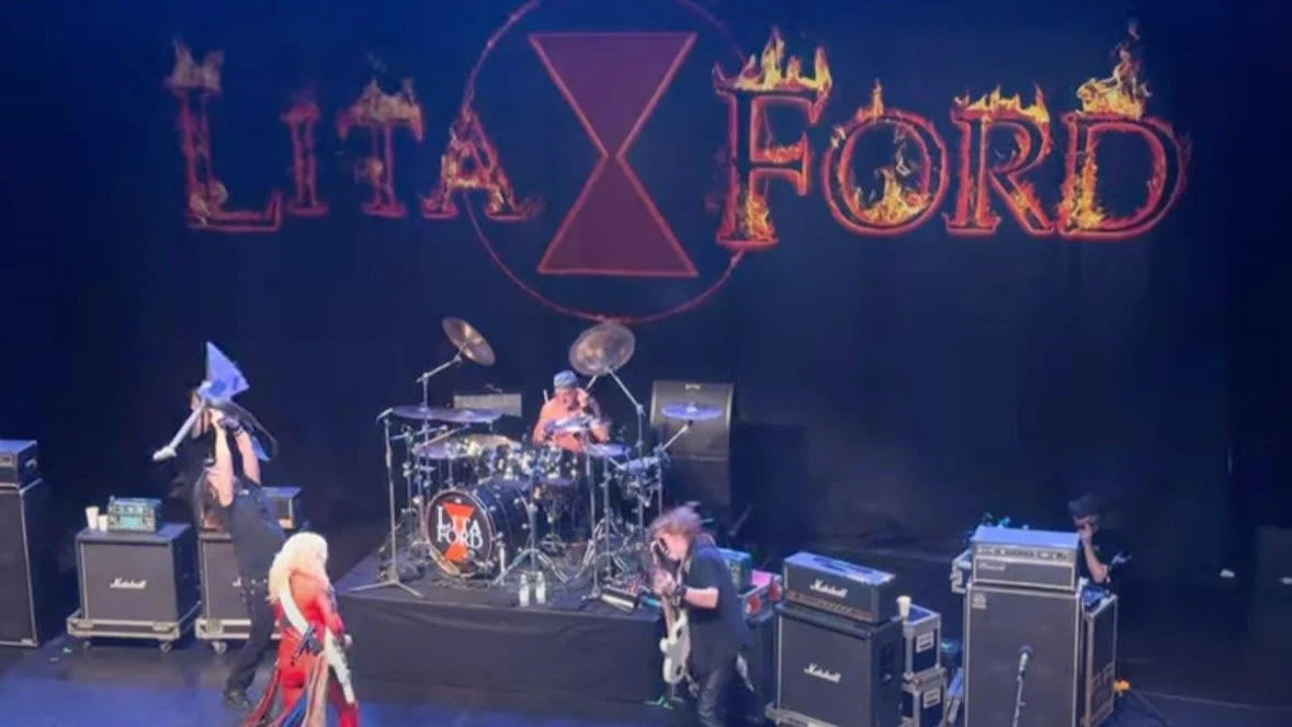 🎸🤘 Lita Ford at the Indigo - 02 Last night, along with her SCENIQ made Backdrop.