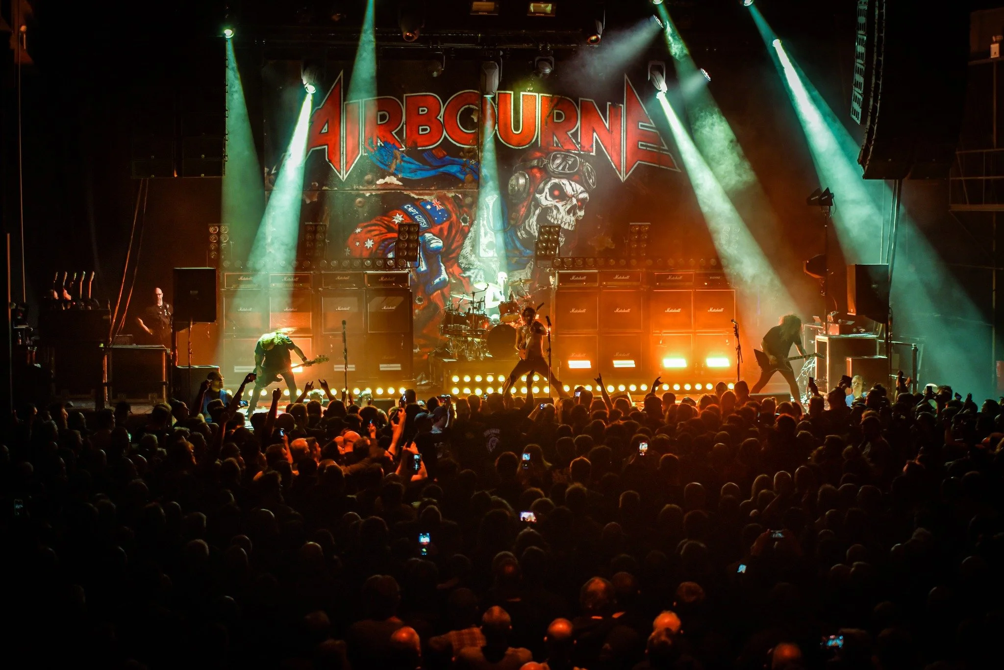 No background energy here. ⚡️

A SCENIQ made backdrop hanging proudly behind the amazing force that is Airbourne.

#Sceniq #Airbourne #TourLife #StageDesign
