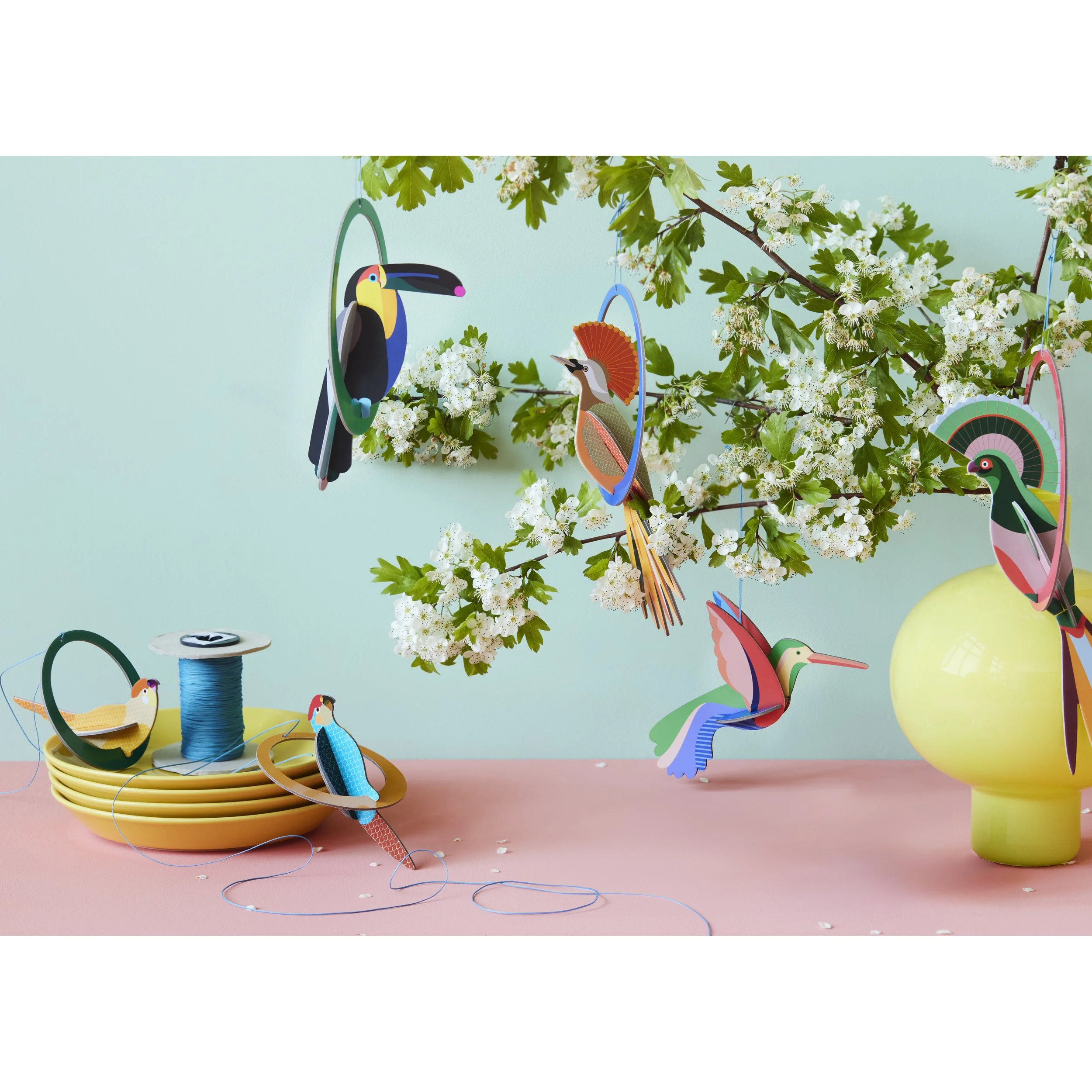 POP-OUT-CARD-BIRDS-GILI-TOUCAN-CROWNED-OBI-PARAKEETS-HUMMINGBIRD_OVERVIEW-LANDSCAPE (1).jpg