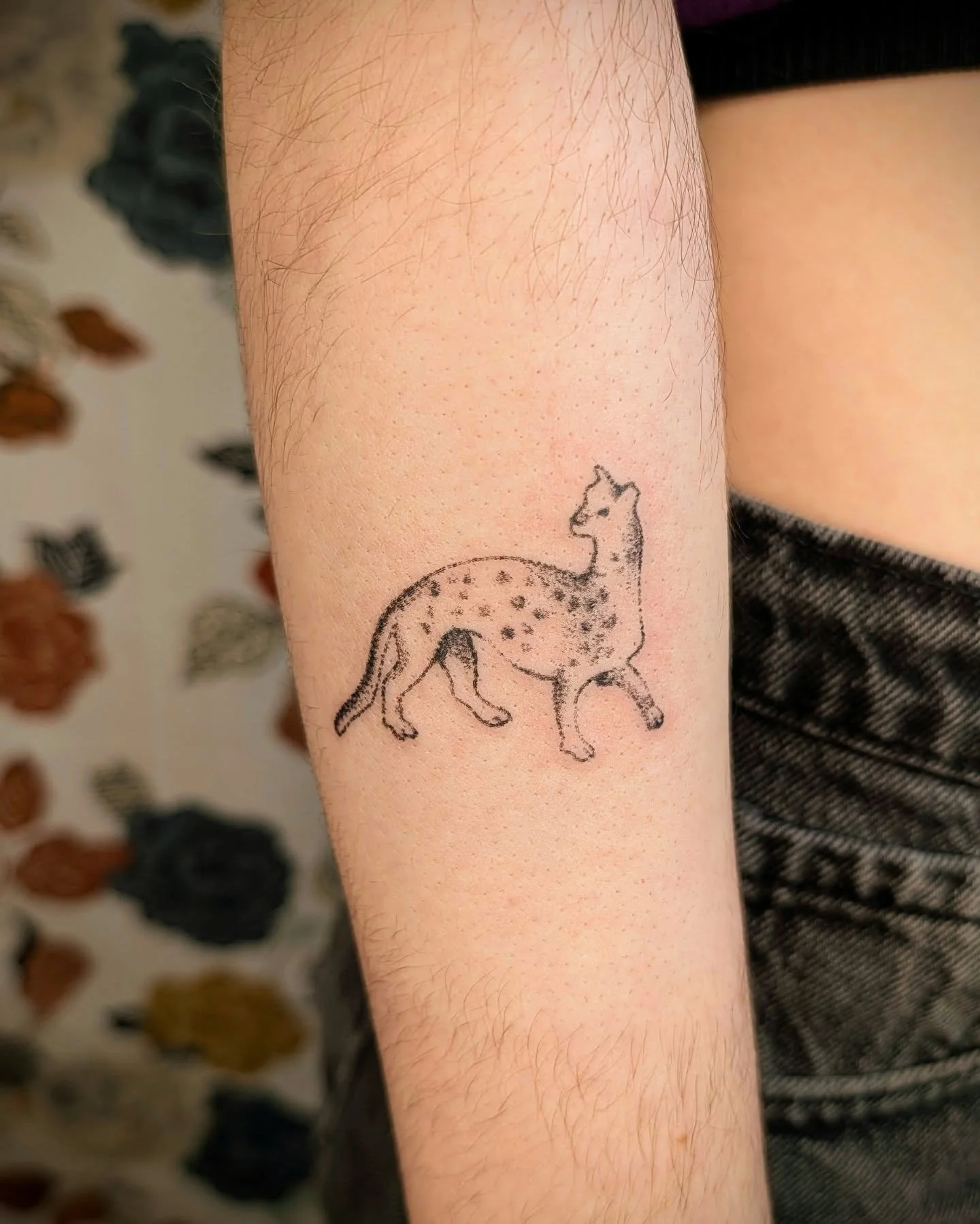 Spotted tapestry beest from my flash for @mars.a.tats thank you so much for adopting this guy I loved doing them 🩵🩵

.
.
.
#tattoo #handpoketattoo #qttr #ottawatattoo #medievalart