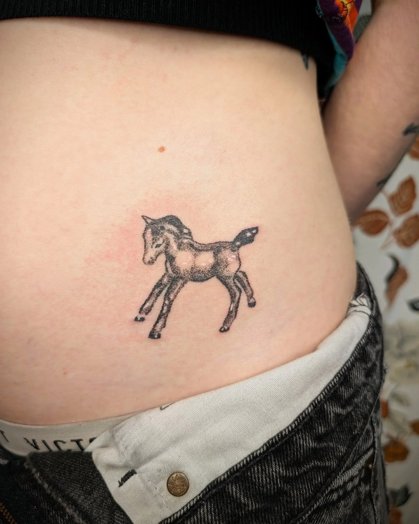 Baby pony from my recent flash for @mars.a.tats thank you for the trust 🙏🩵

.
.
.
#handpoke #handpoketattoo #qttr #ottawatattoo #tattoo