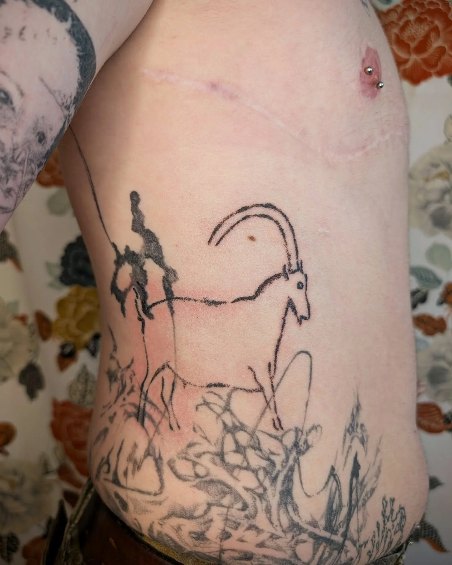 Blastover Rouffignac ibex for Evan, thank you so much, I love this composition 🖤

.
.
.
#tattoo #handpoke #qttr #ottawatattoo #arthistory