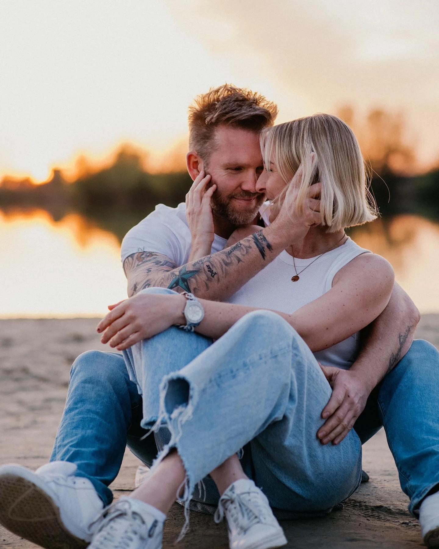 seelengl&uuml;cklich 🤍🦋

#photographer #couplegoals #coupleshoot #bavarianphotographer #austrianphotographer #happy #love #erding #photography #fotografin #annaplainer #nikon #jeans #blueandwhite #fashion #shooting #photoshoot #capturemoments #suns