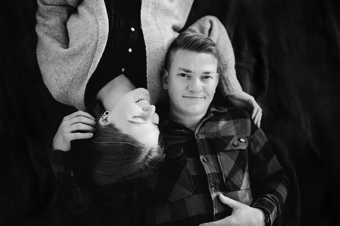 Du f&uuml;hlst dich nach Zuhause an❣️

#verliebt #coupleshoot #capturemoments #nikon #annaplainer #love #zuhause #pictureoftheday #austrianphotographer #photographer #photoshoot #blackandwhite #bnw #bnwphotography #p&auml;rchen #loveshoot #herzensges