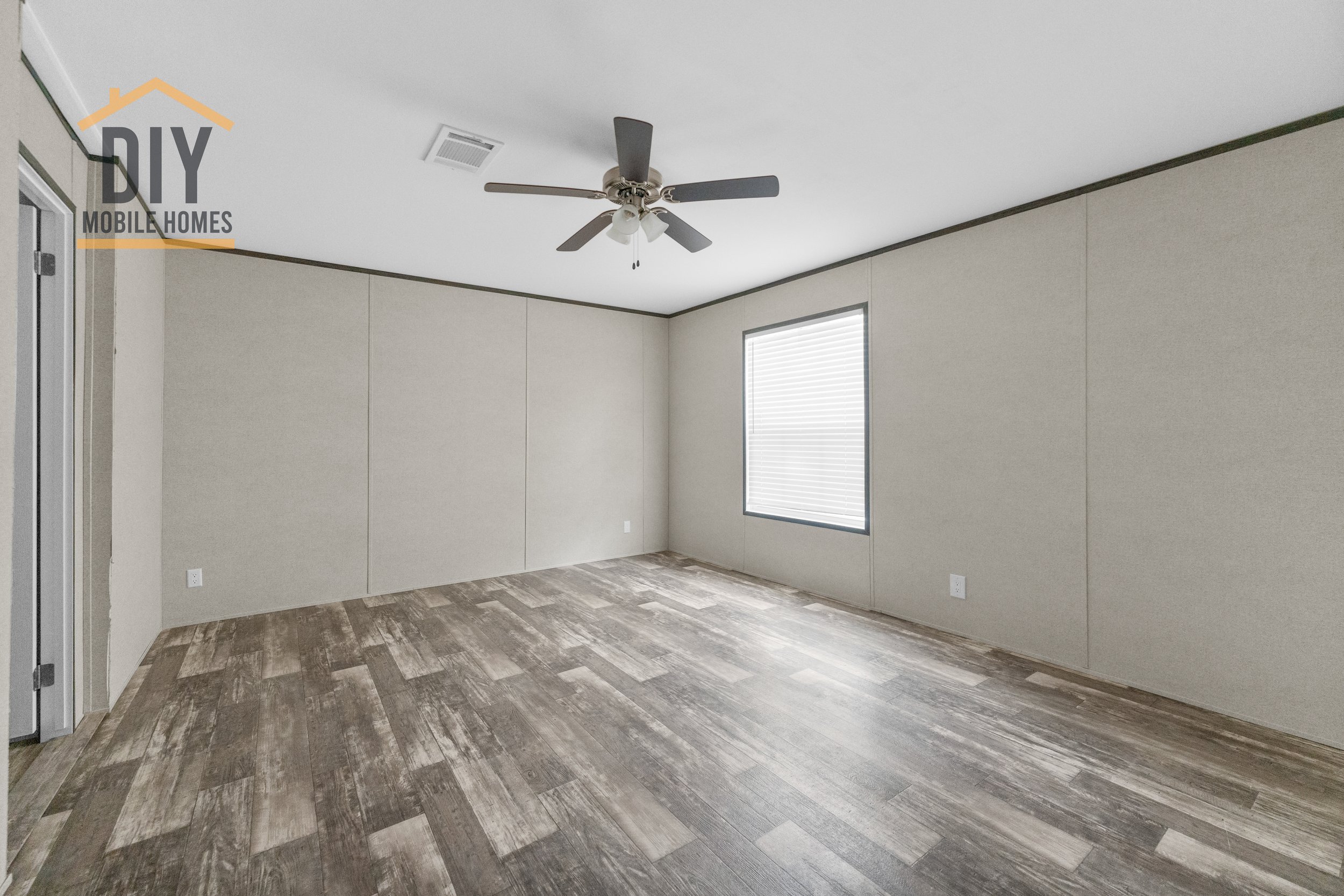 15-Master Bedroom.jpg