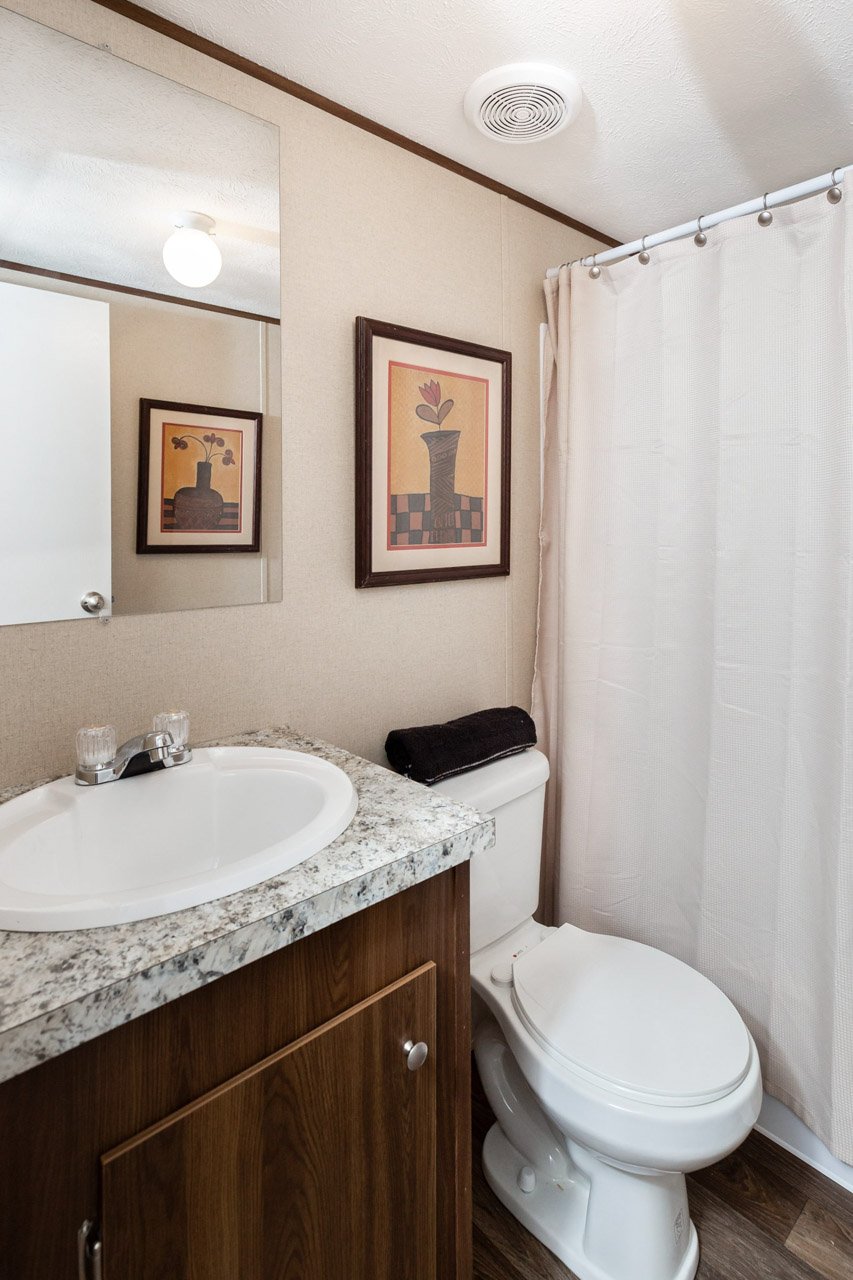 47TRS14764AH_Grand_Spare_Bath_01_2020-April.jpg