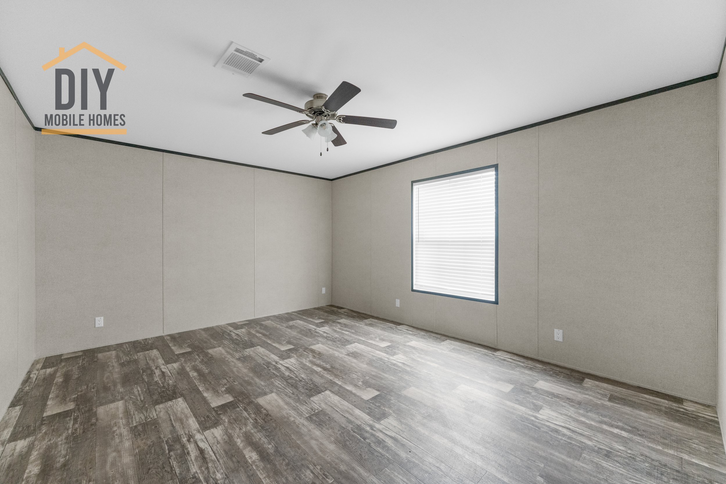 13-Family Room.jpg