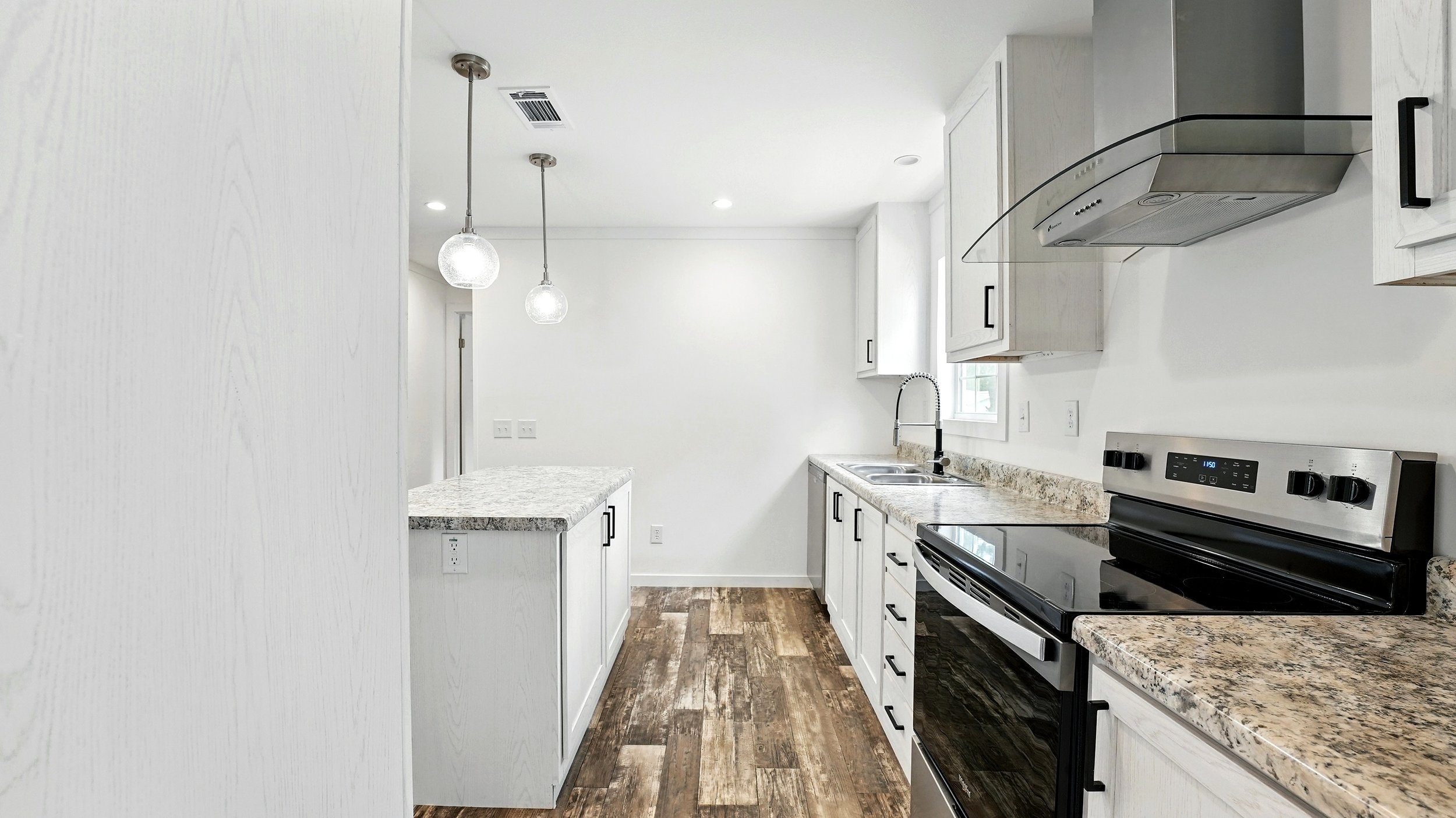 11-Kitchen.jpg
