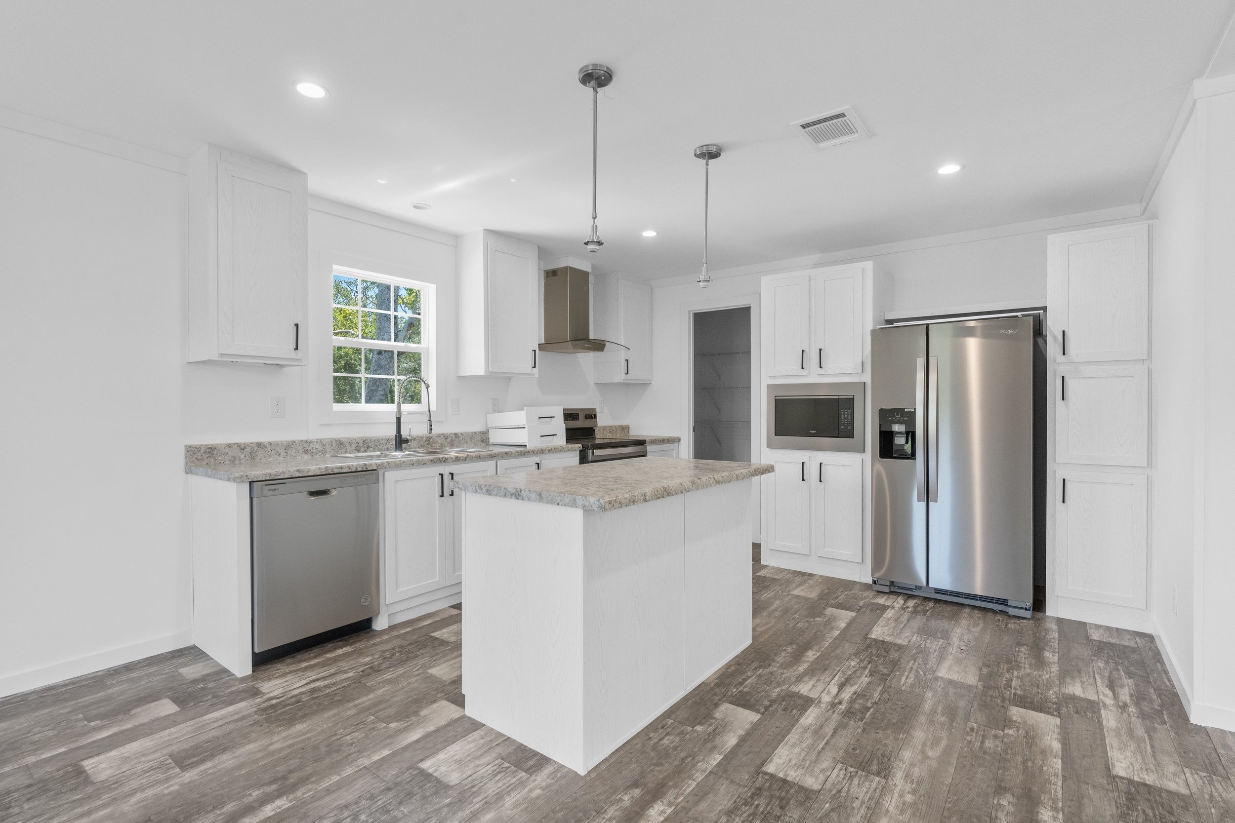 09-Kitchen.jpg