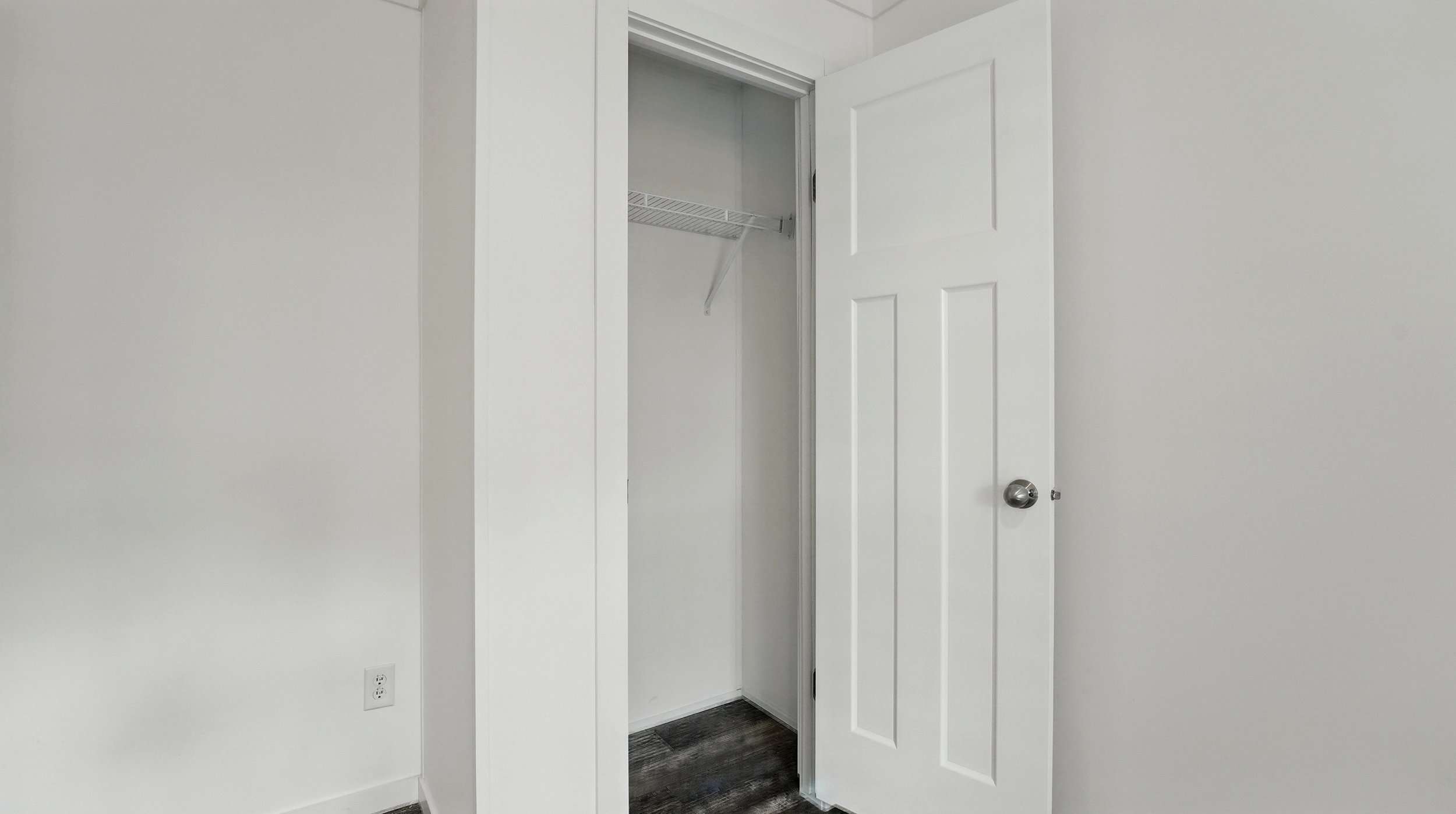 26-Closet 3.jpg