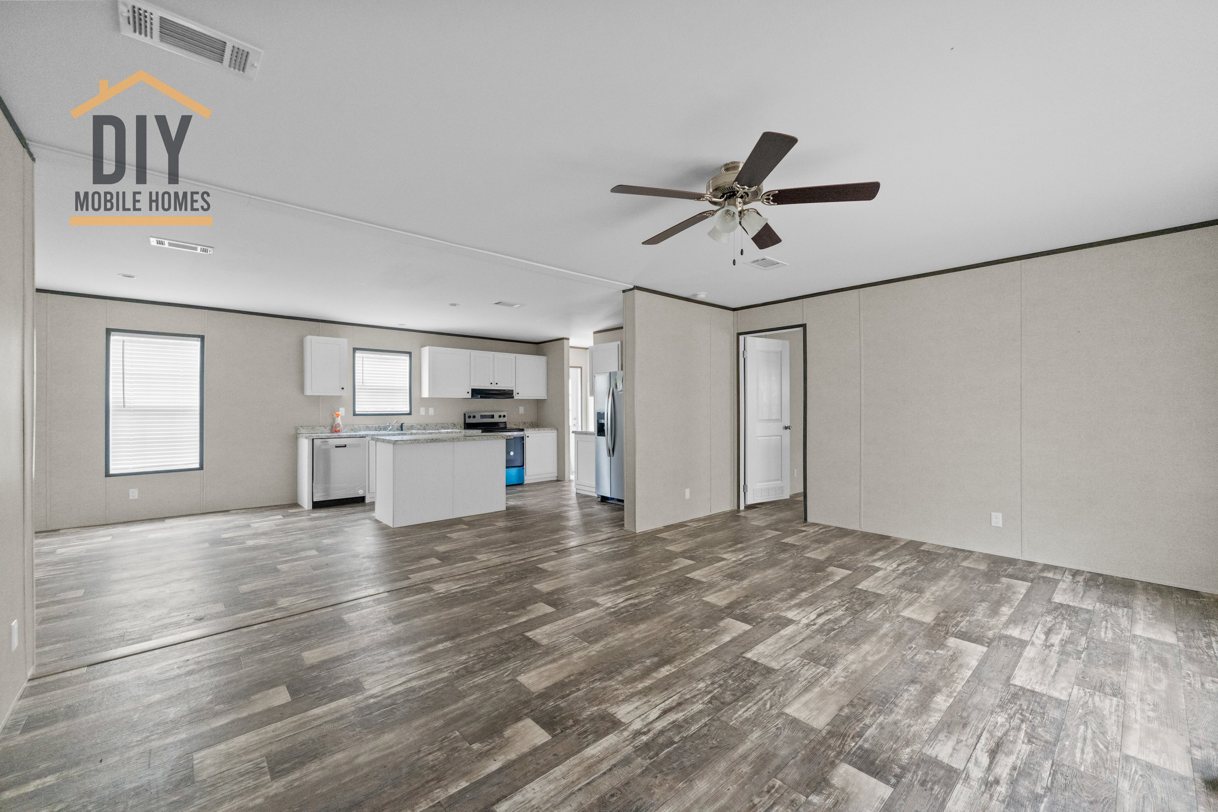 04-Living Area.jpg