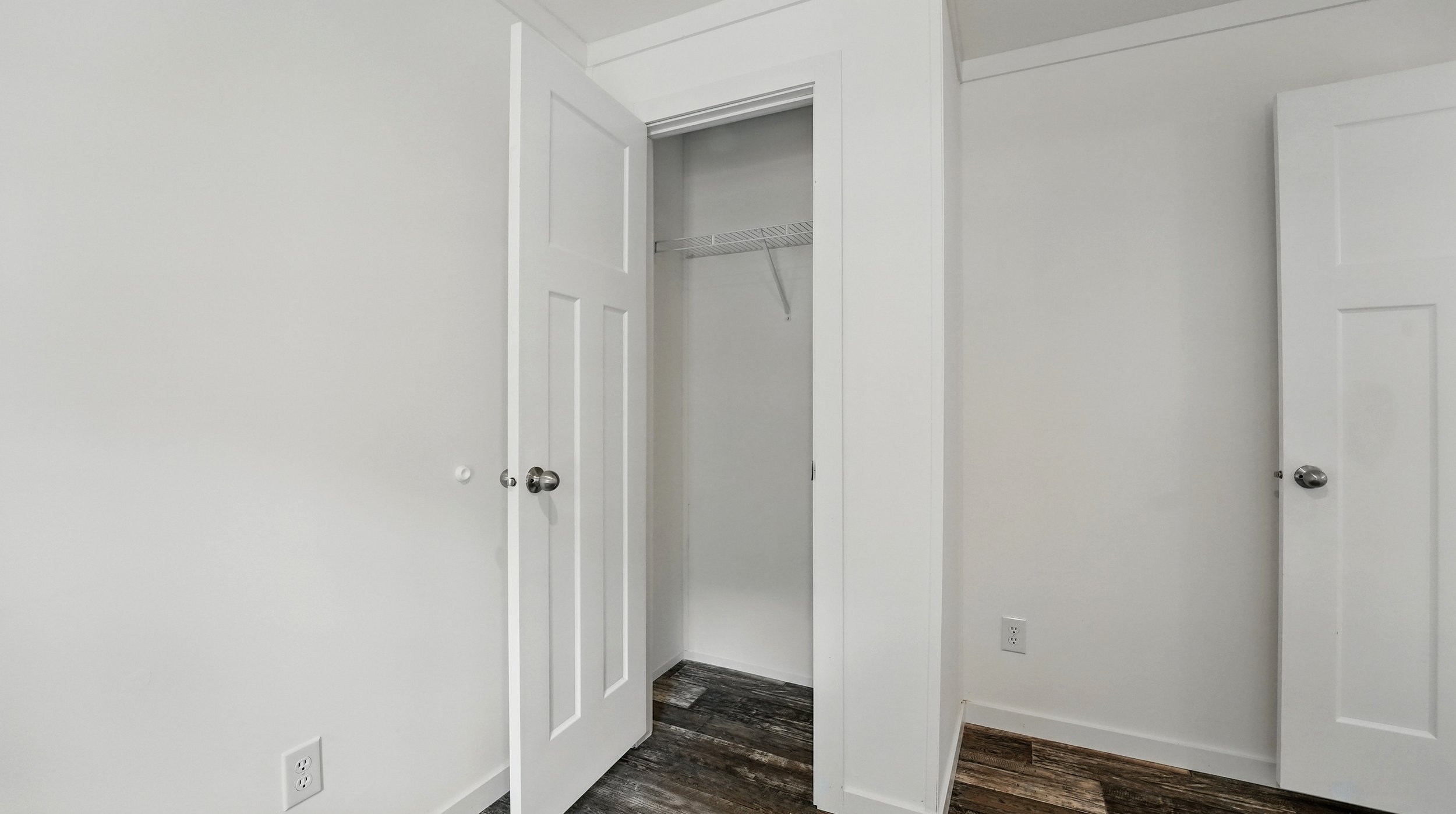 22-Closet 2.jpg