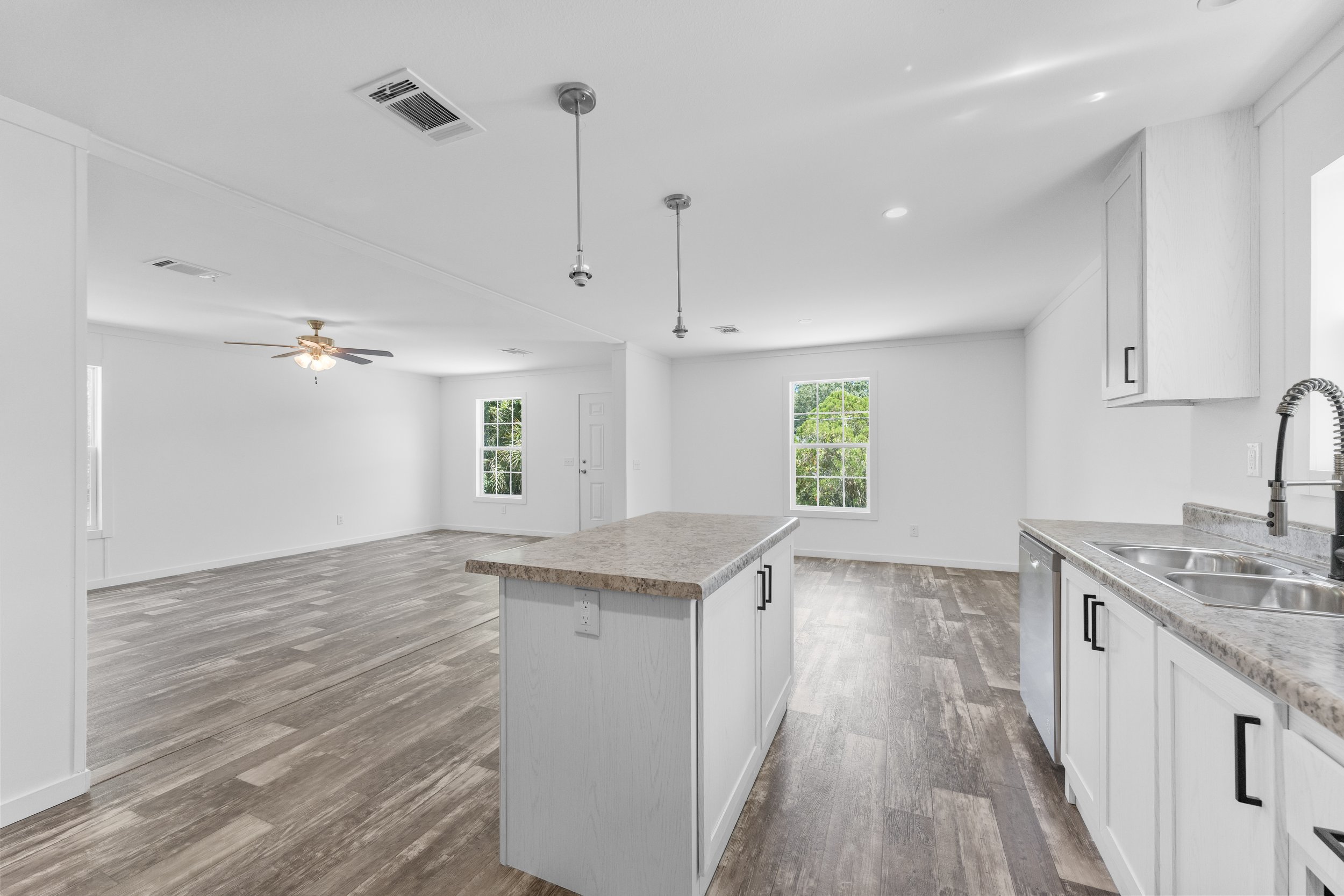 11-Kitchen.jpg