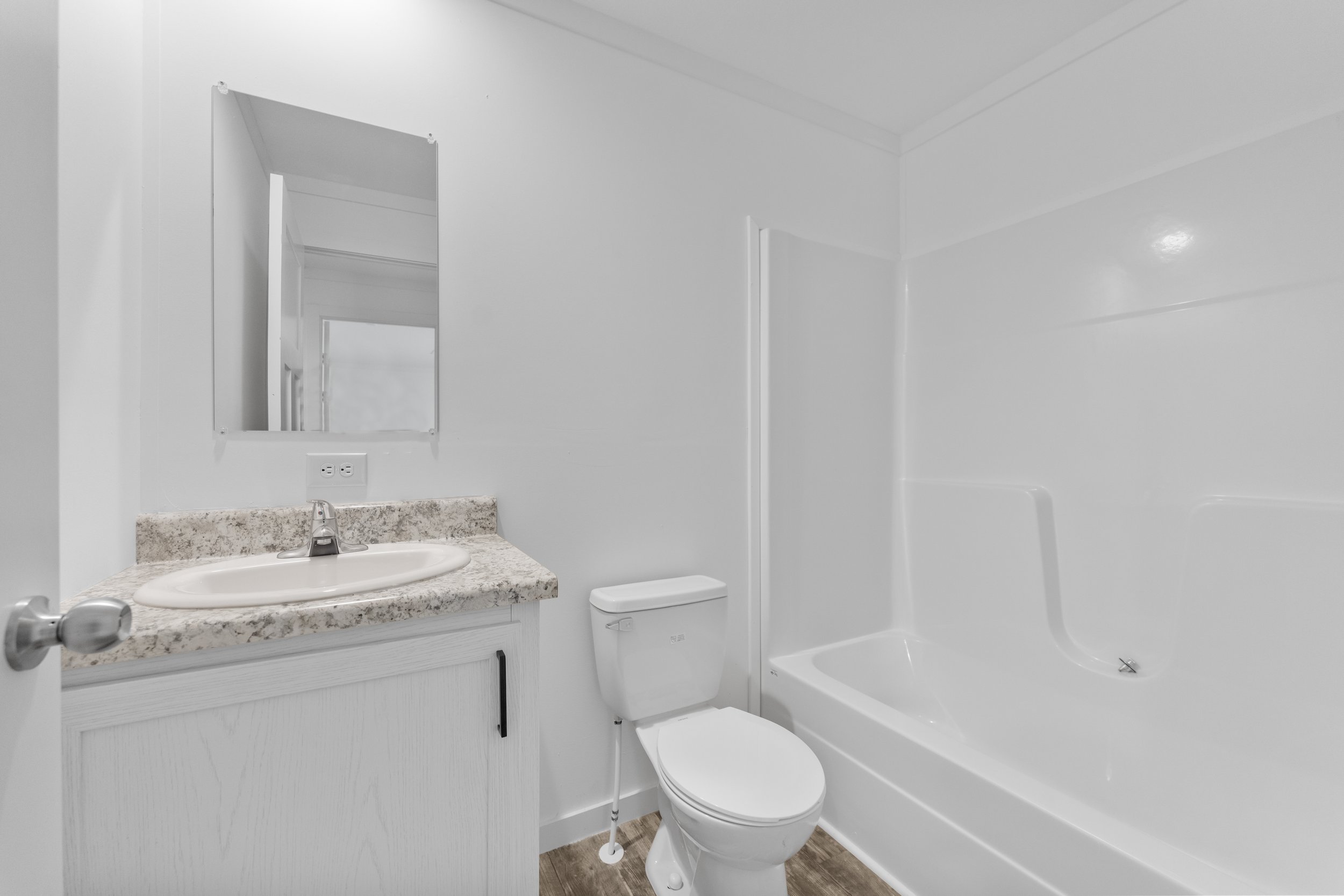 18-Bathroom 2.jpg