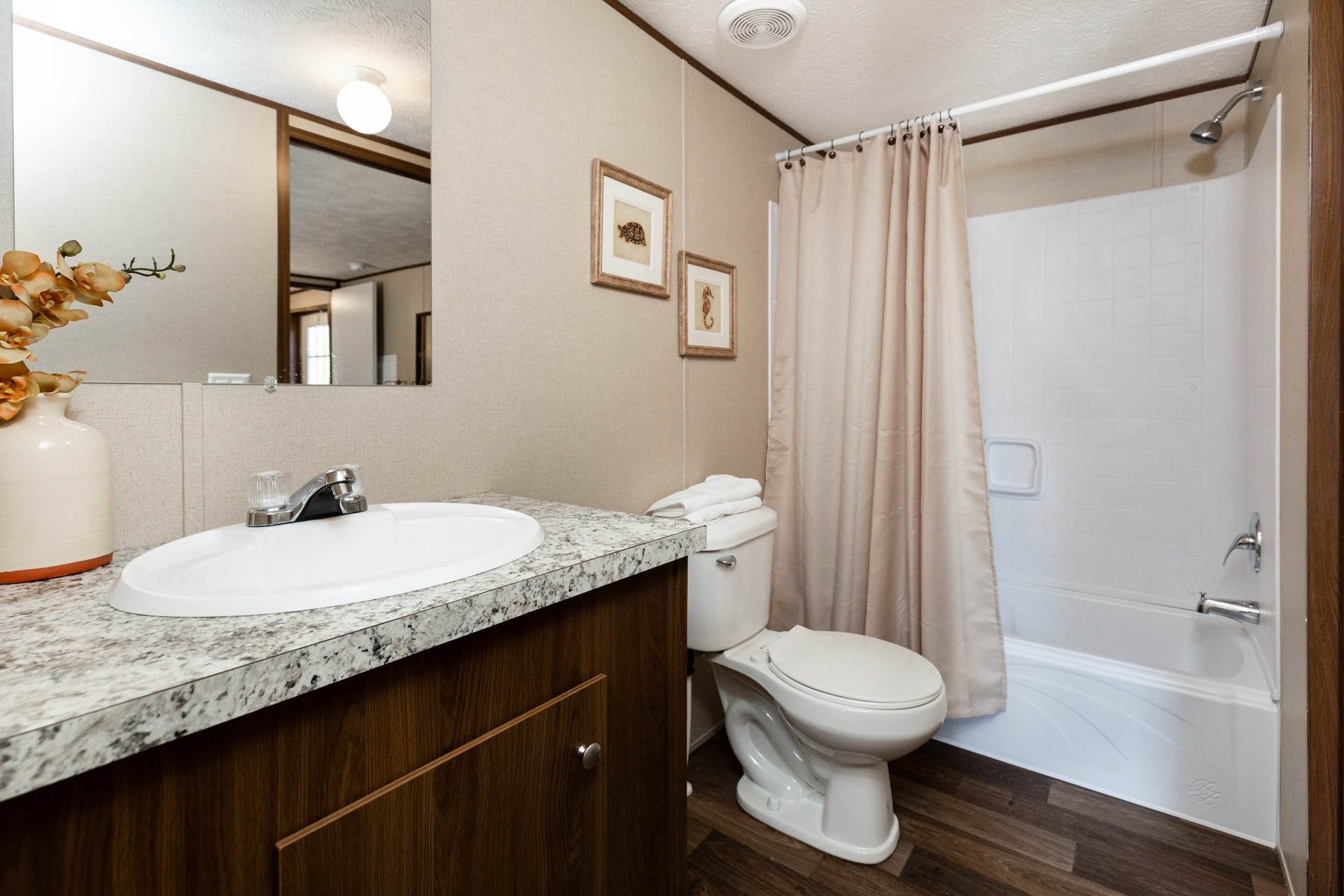 47TRS14764AH_Grand_Master_Bath_01_2020-April.jpg