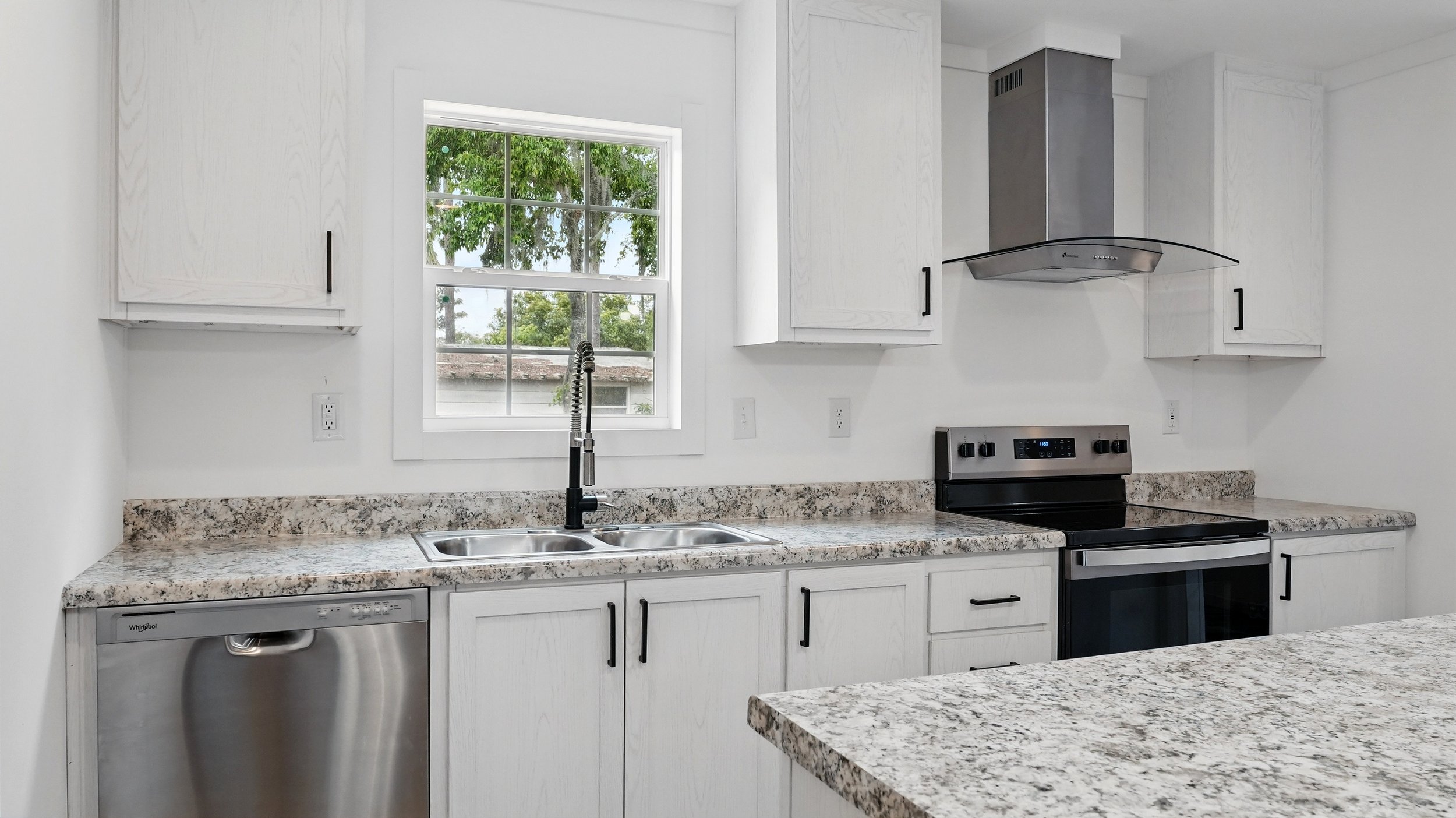 12-Kitchen.jpg