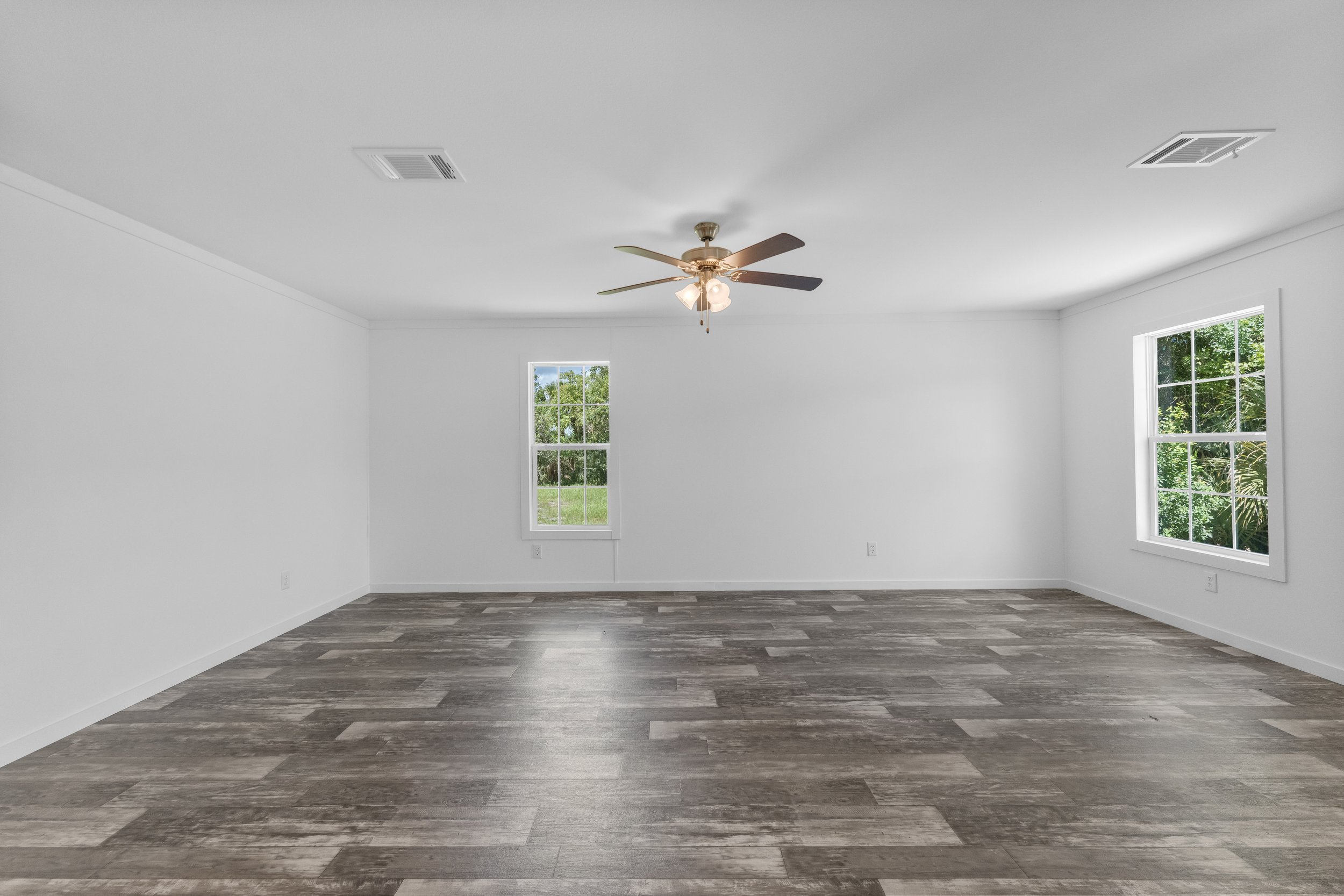 05-Living Area.jpg
