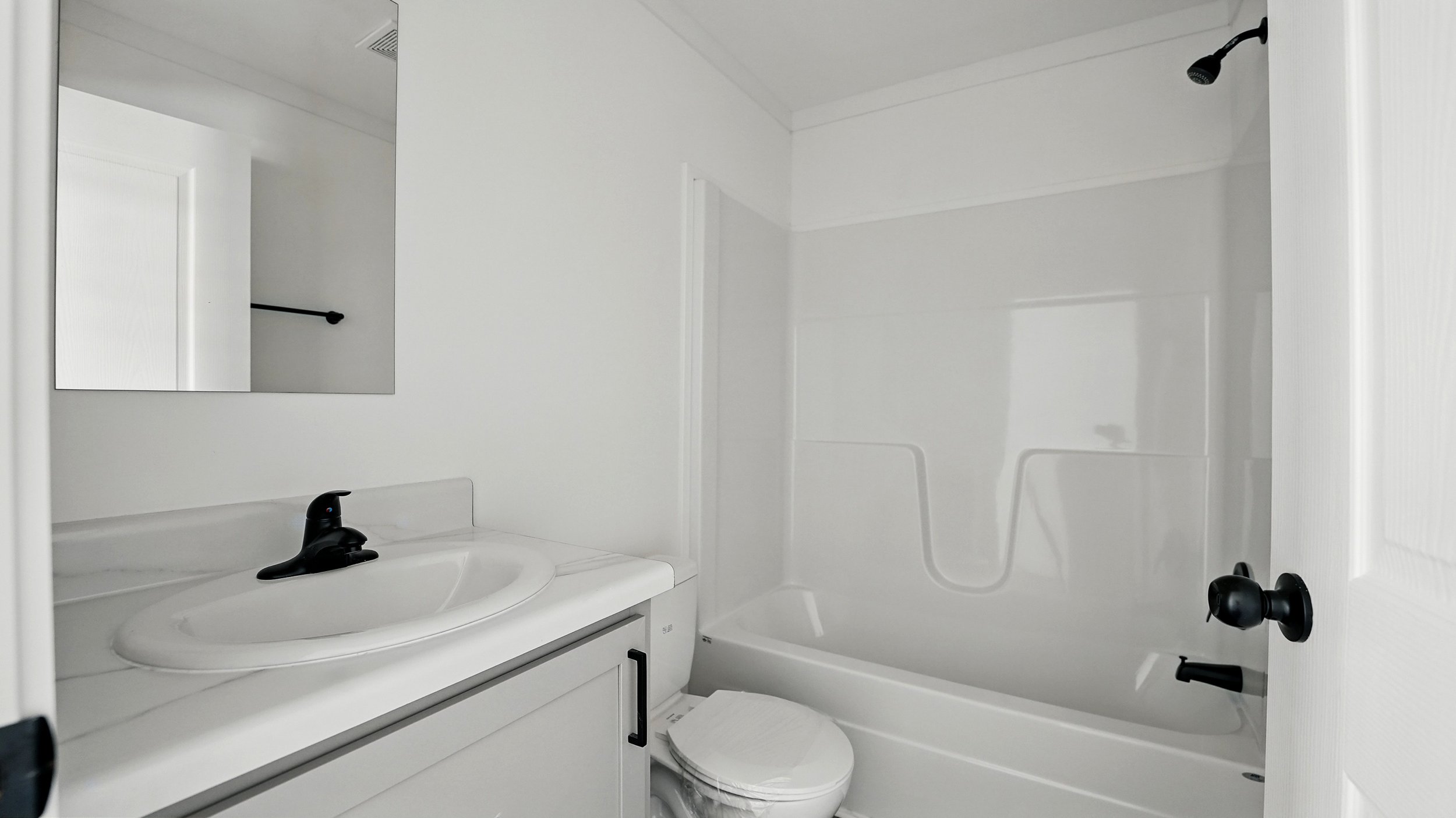 17-Bathroom 2.jpg