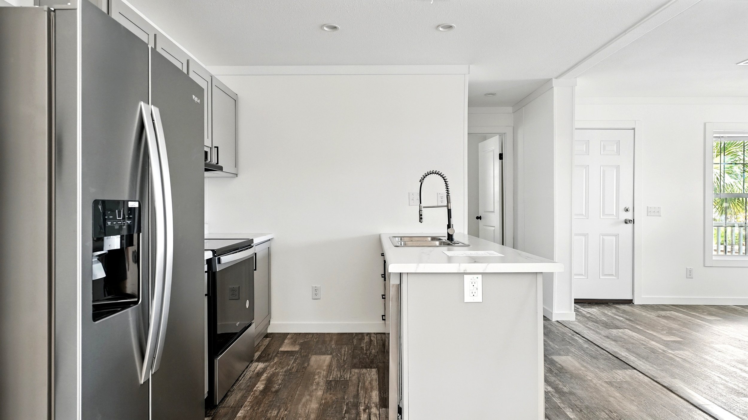 06-Kitchen.jpg