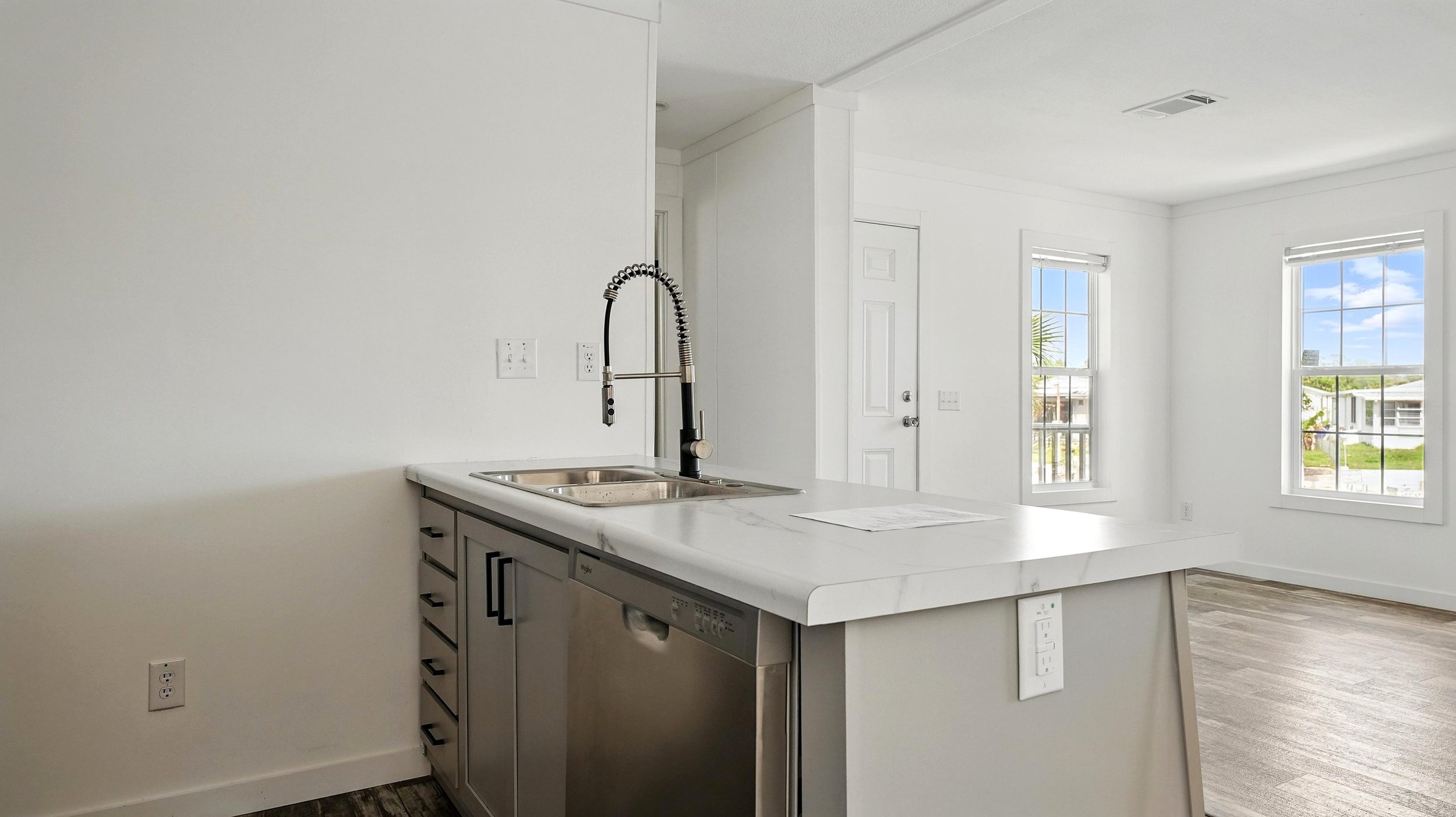 08-Kitchen-2.jpg