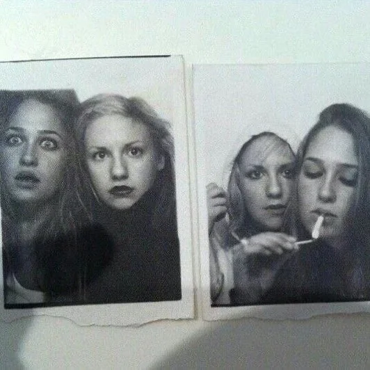 my favorite downtown divas&hellip;dying to interview them. But until then, our first interview comes out this week! Subscribe to our newsletter to read all about it💌 p.s. I bet @lenadunham and @jemima_jo_kirke have never had the Sunday scaries, so n