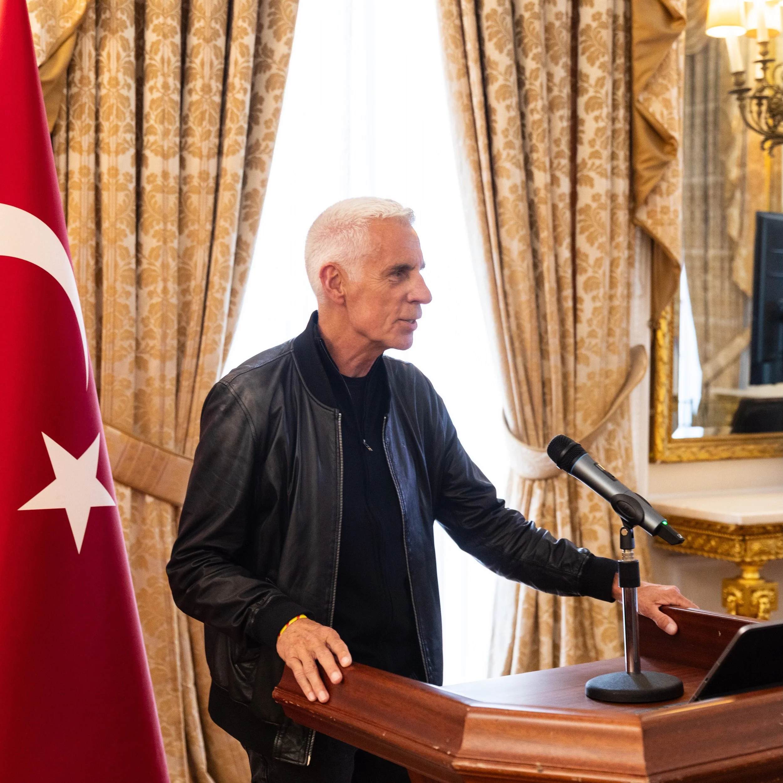 Speaking at a Turkish Embassy event this week, @johngiddings01 discussed the importance of Turkey in international touring and the emergence of Turkish girl band manifest worldwide.

@m6nifestgirls will play their first ever UK headline show at Londo