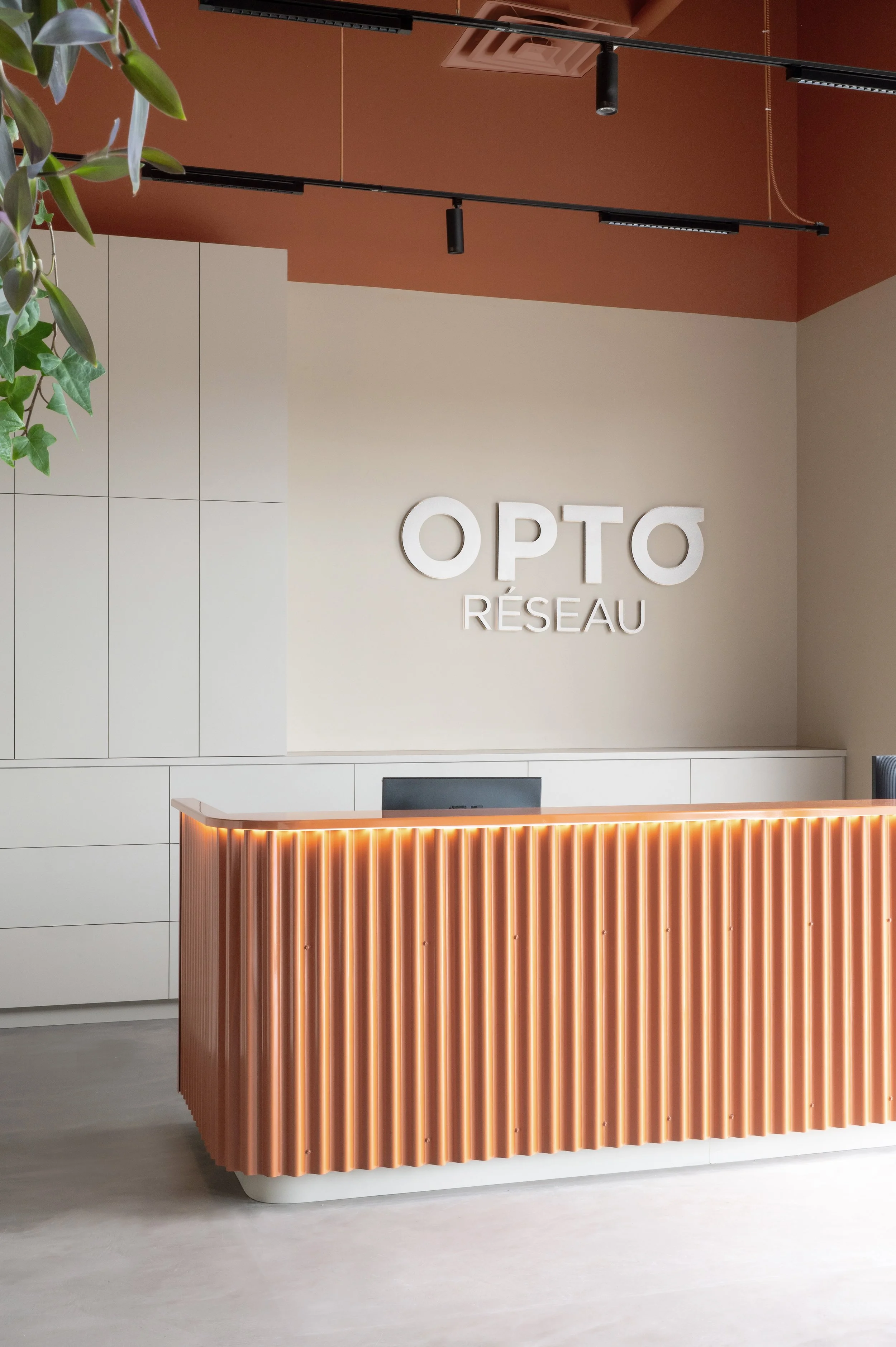 Design de l'espace de l'accueil de la clinique par inscape le studio