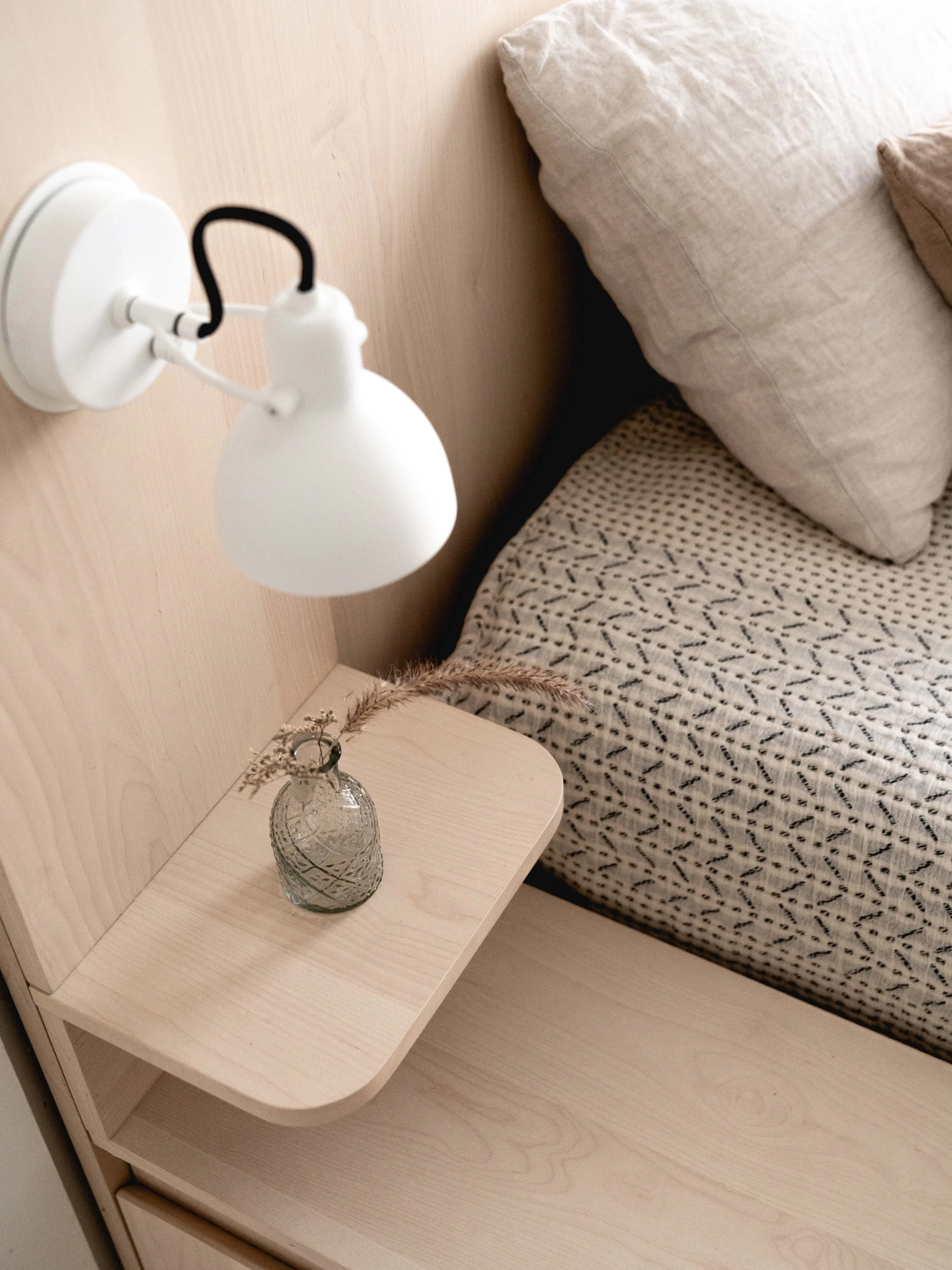 Design d'une plateforme intégré pour la chambre par inscape le studio