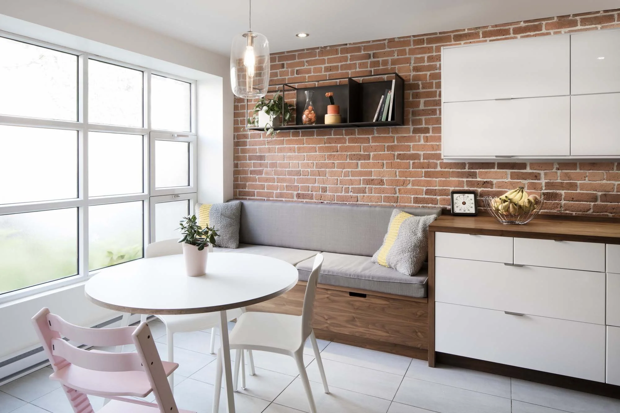 Design de l'espace cuisine avec banquette intégrée par inscape le studio