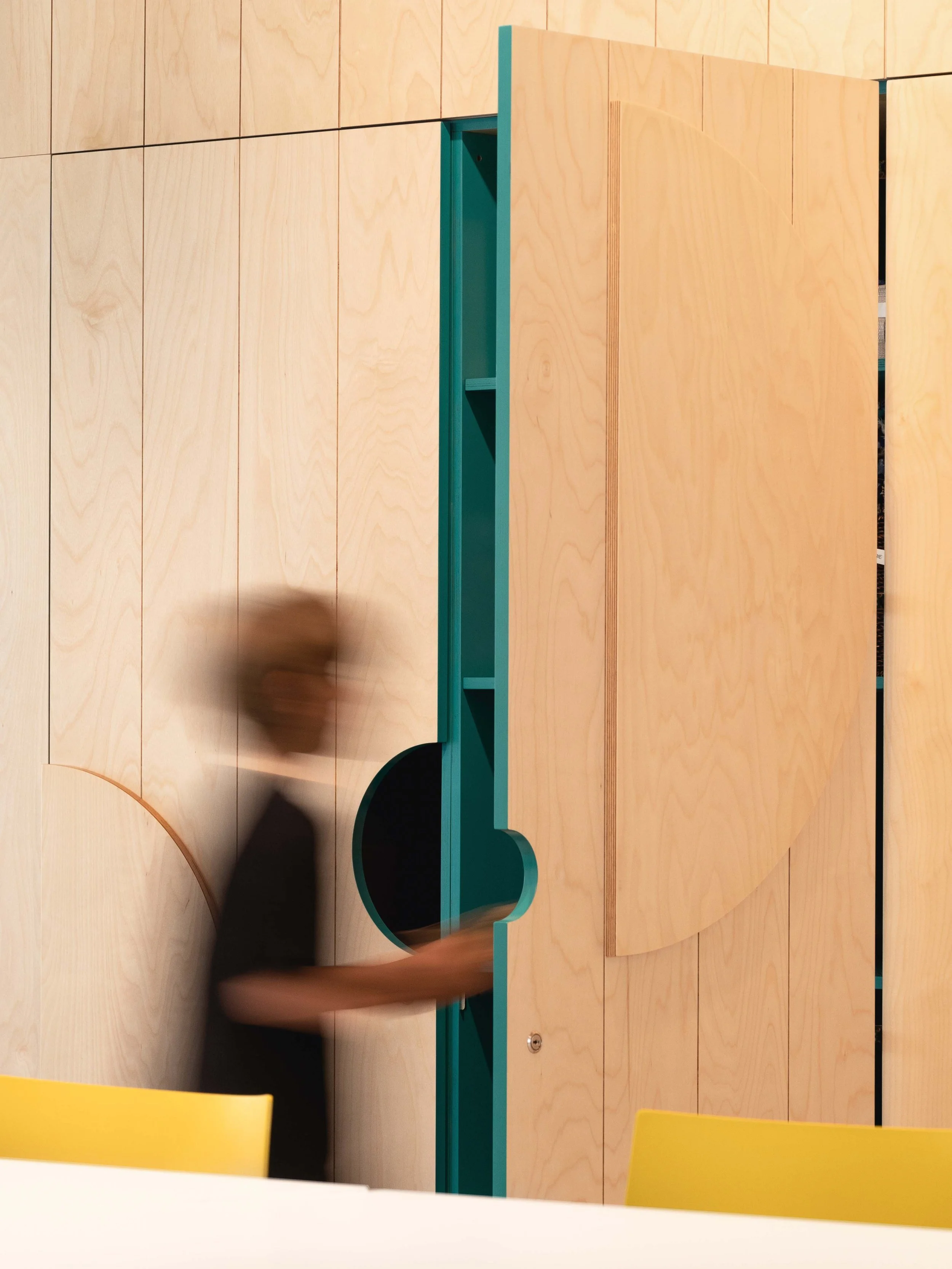 Design d'un rangement intégré pour le matériel servant aux activités