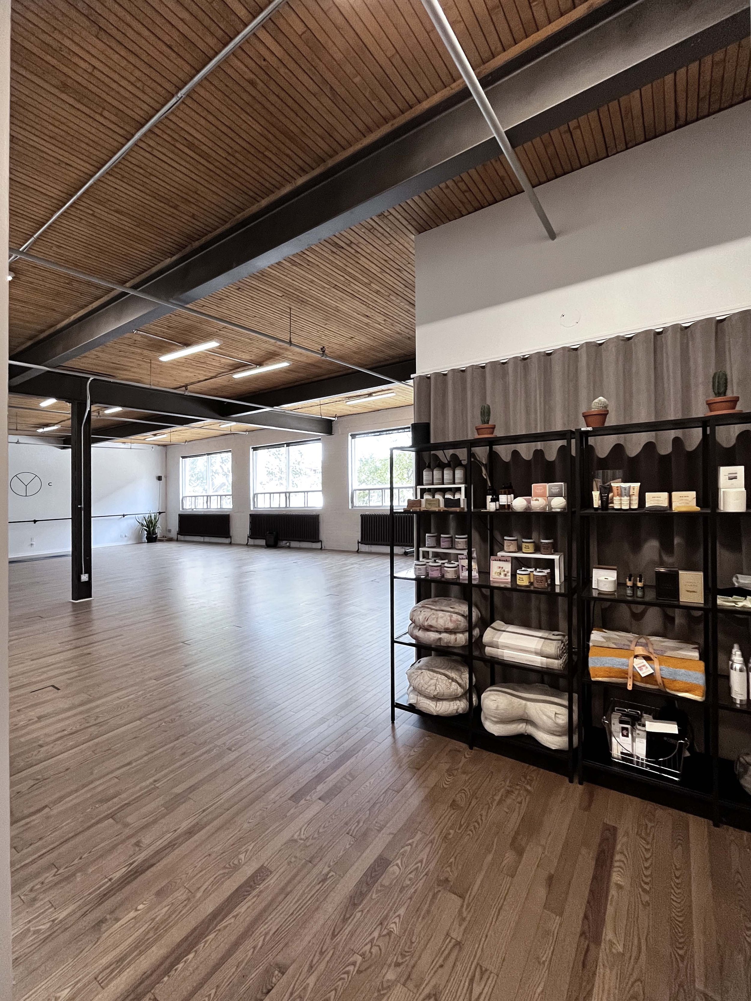 Espace d'accueil et boutique par inscape le studio