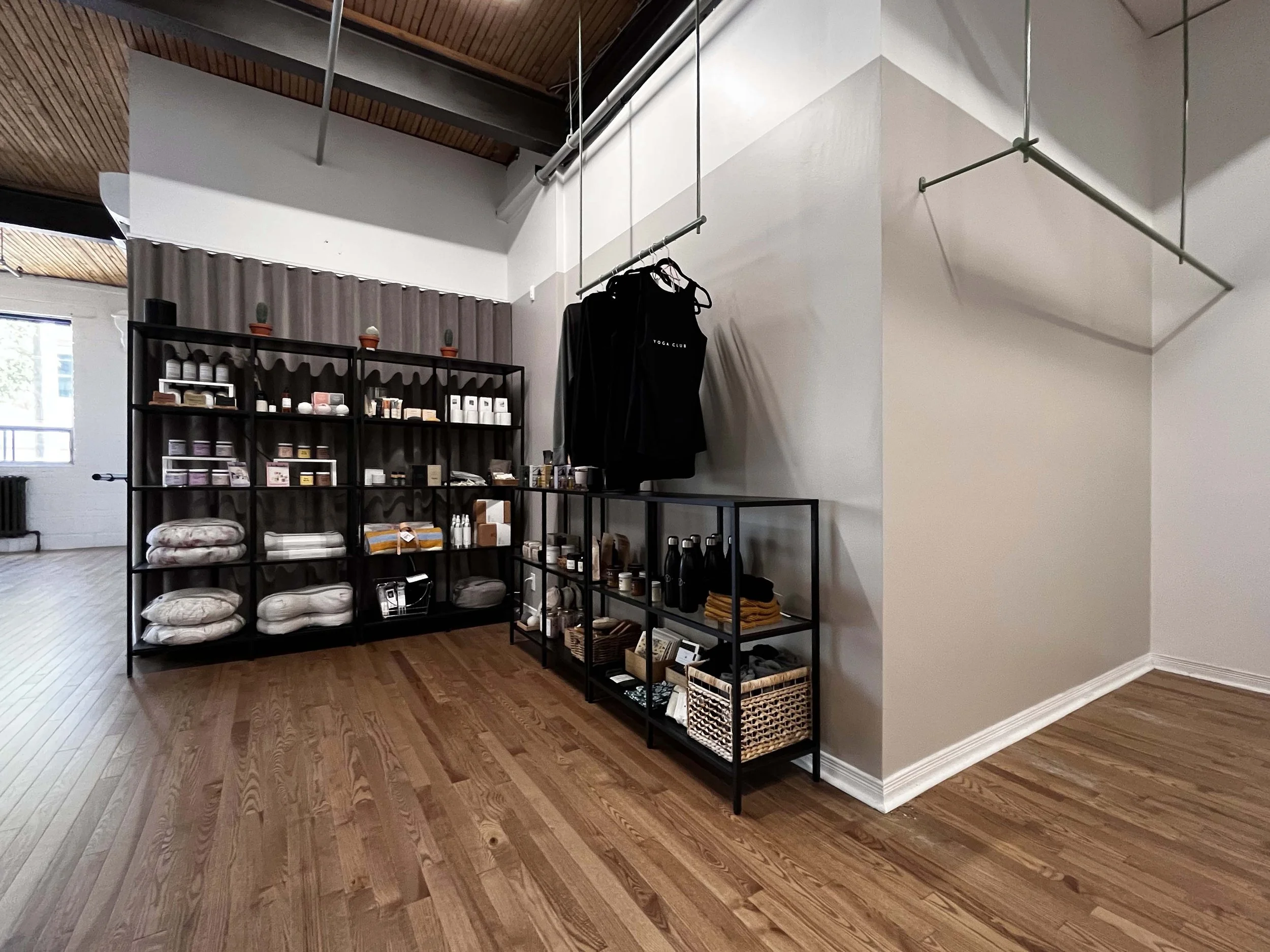 Espace d'accueil et boutique du Yoga club par inscape le studio