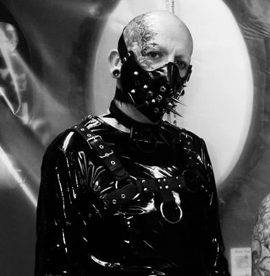 Performace art. Nothing leads me to feeling at home and at peace then self expression.

#piercingperformance #artperformance #artperformances #gothicartist #gothicartists #selfexpression #selfexpressonforadarksoul #theartoffallingapart