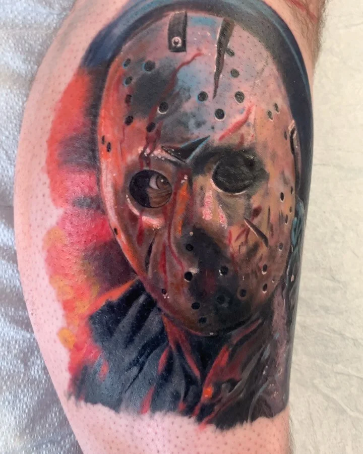 Jason Vorhees tattoo, second session. Applied the color to finish off this leg piece. Definitely into any kind of dark realism and always interested in taking on more projects like this!

#realismtattoo #realismtattoos #colorrealism #fridaythe13th #f