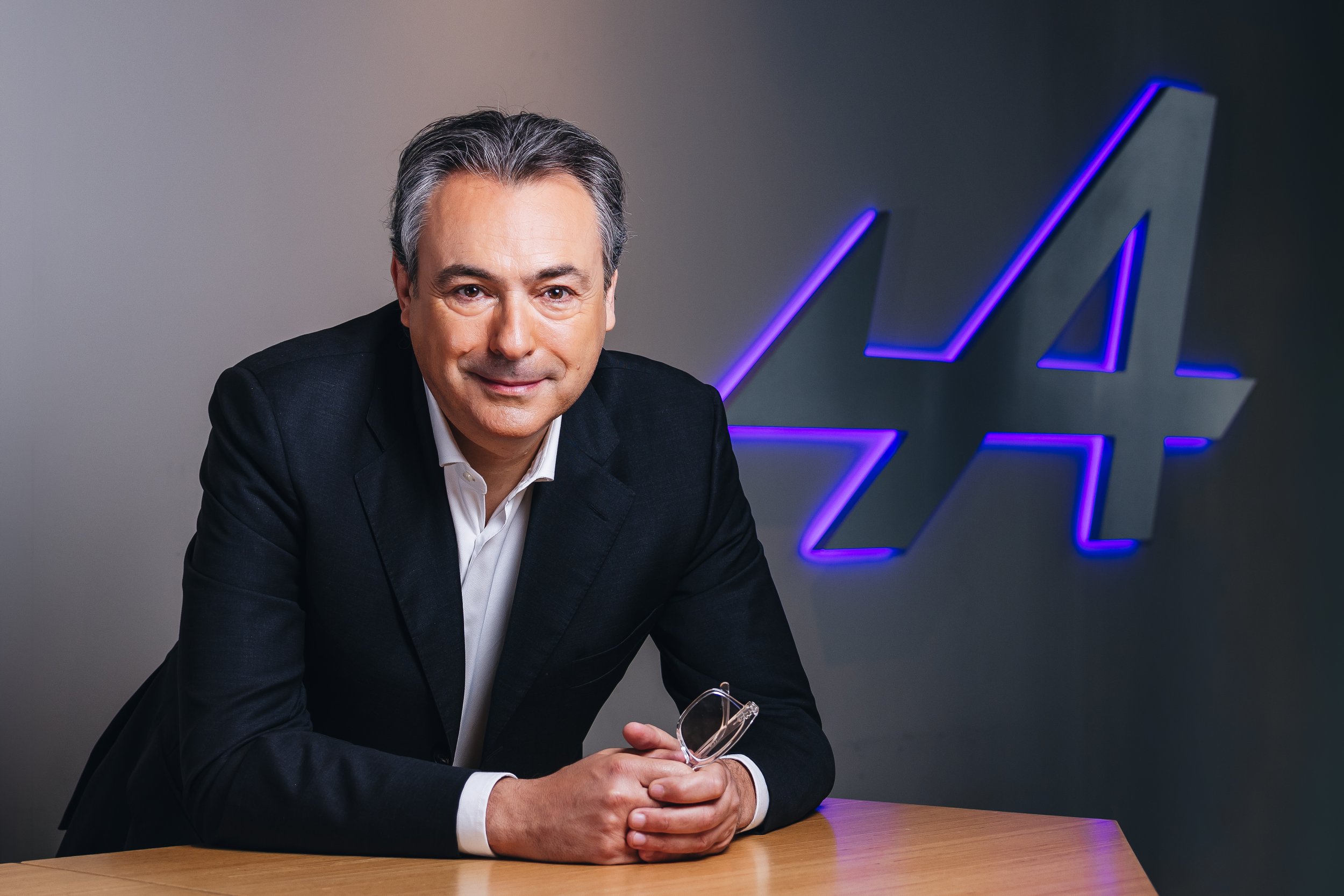PORTRAITS MASSIMO FUMAROLA RENAULT MARS 2026 - WLAD SIMITCH-1.jpg