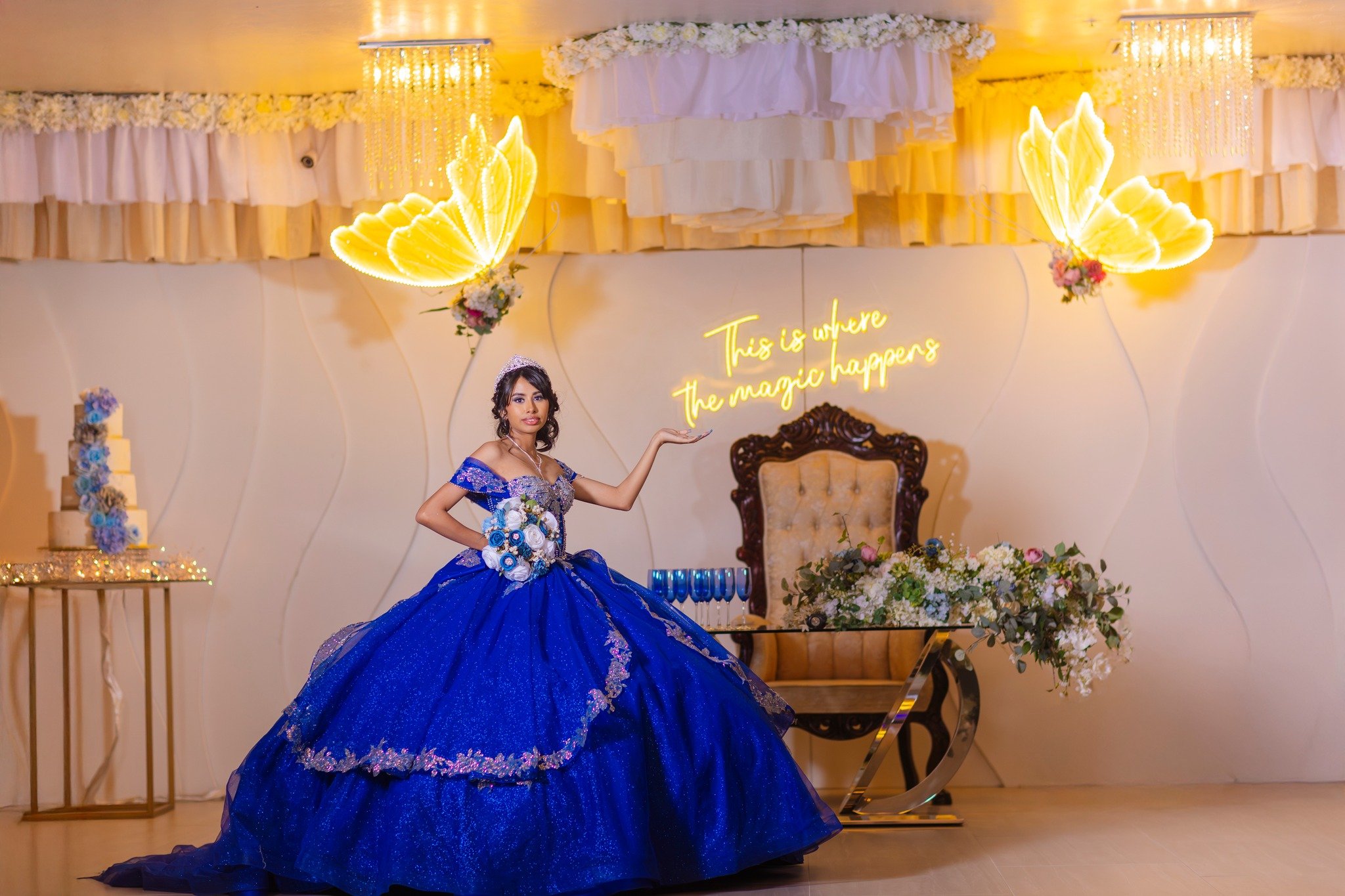 MariaJose 💕
&quot;Florece donde la vida te plante, y embellece el mundo con tu esencia!&quot; 💕
📸@orlandogarciaphotography
#salon #tucson #lucimoslonuestro #welovewhatwedo #lydiabarraeventcoordinator #tucsonquincea&ntilde;era #tucsonvenue #salonel