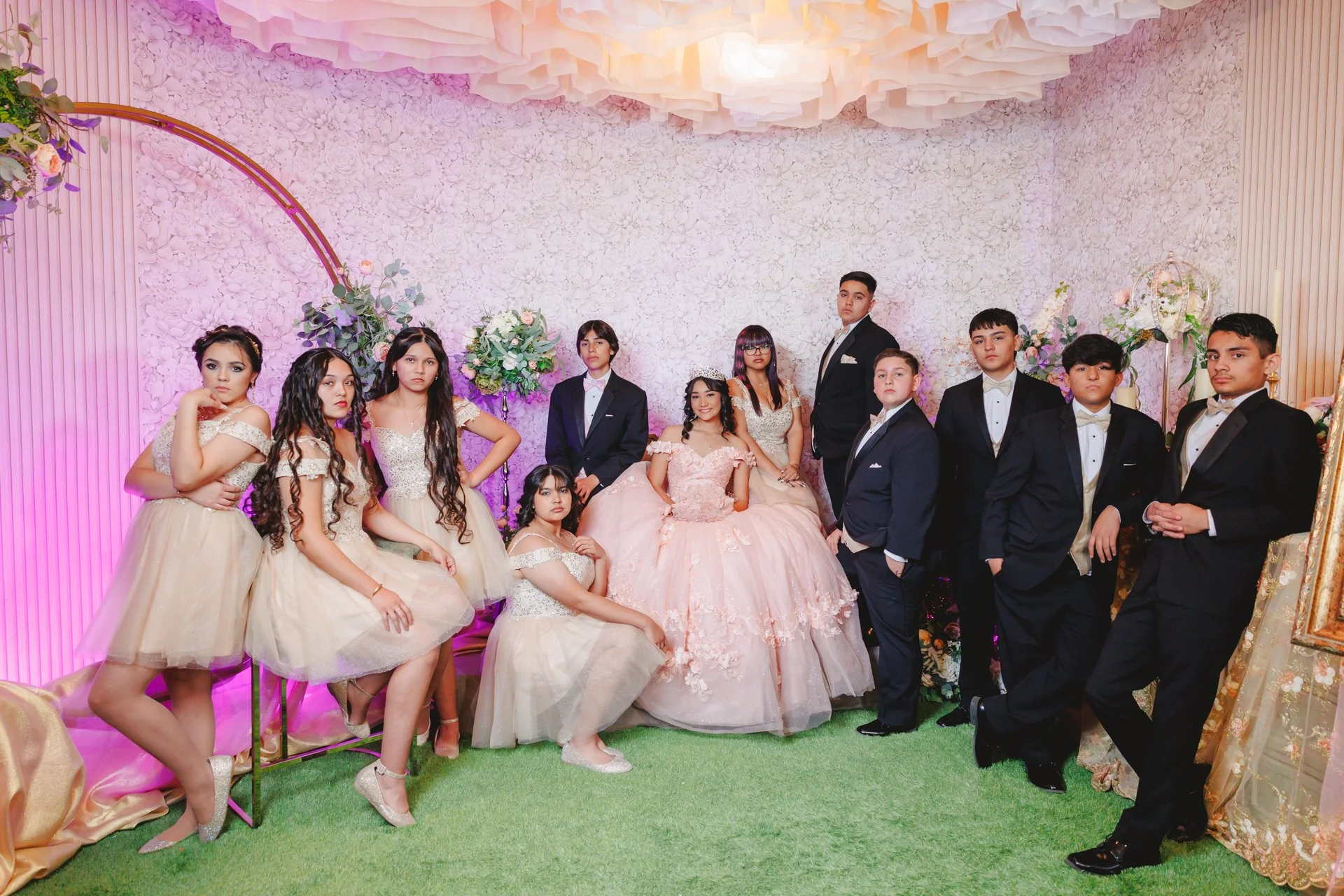 Valeria 💕 

&quot;El&iacute;gete siempre, todos los d&iacute;as en lo peores y mejores momentos, aun con miedo y con dudas, siempre cree en ti y se tu prioridad &quot; 💫 

📸@Cayupe

#salon #tucson #lucimoslonuestro #welovewhatwedo #lydiabarraevent