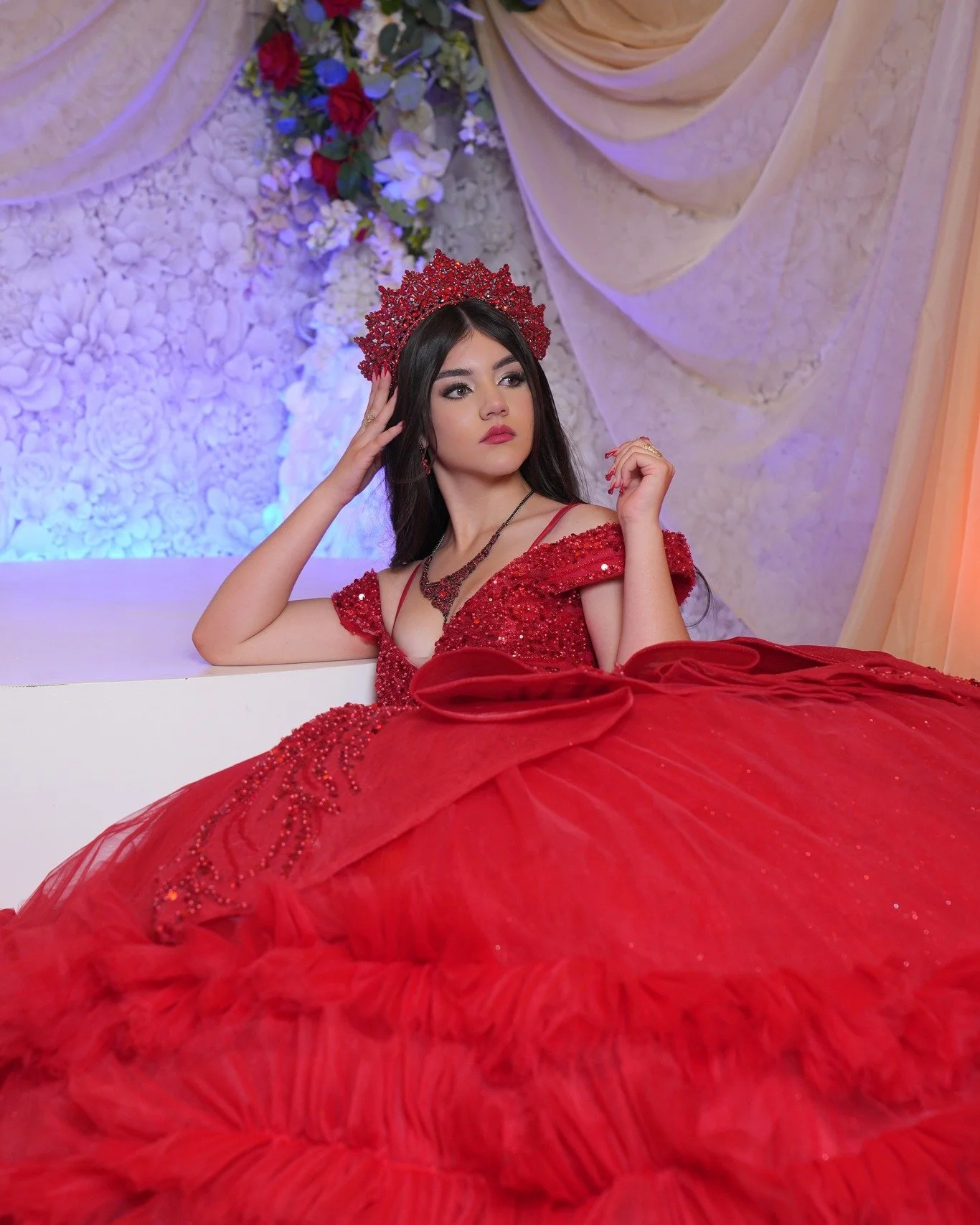 Leyla 💕
" Que hoy, te abrace la calma, te acompa&ntilde;e la buena vibra y no te falte una sonrisa. Un paso a la vez, pero siempre hacia adelante!✨

📸@Lamayracoronado

#salon #tucson #lucimoslonuestro #welovewhatwedo #lydiabarraeventcoordinato