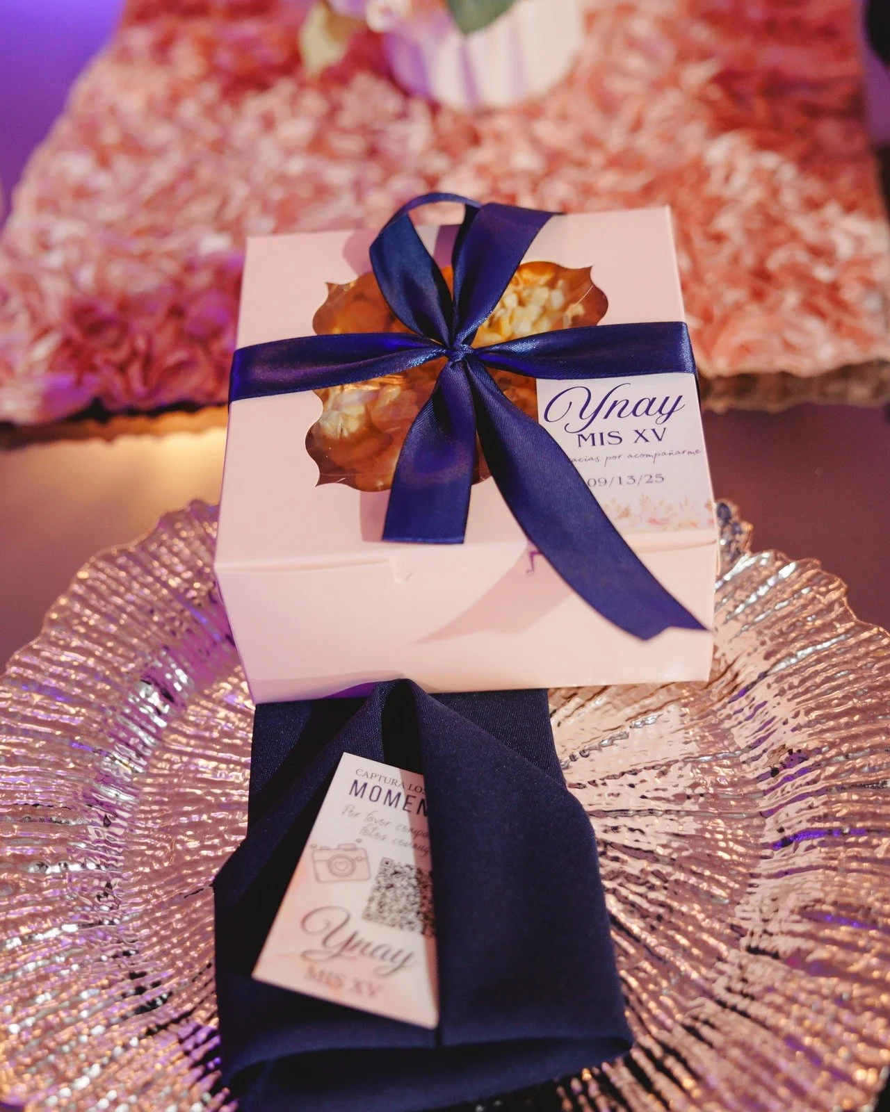 Ynay💕
"My wishes for you, I hope each day is better than ever. I hope your face hurts because your smile is so big. I hope your tomorrows are friendly and kind!"✨

📸@Cayupe @bestquinces 
🎼@Tonysanchez @partymix_events 

#salon #tucson #l