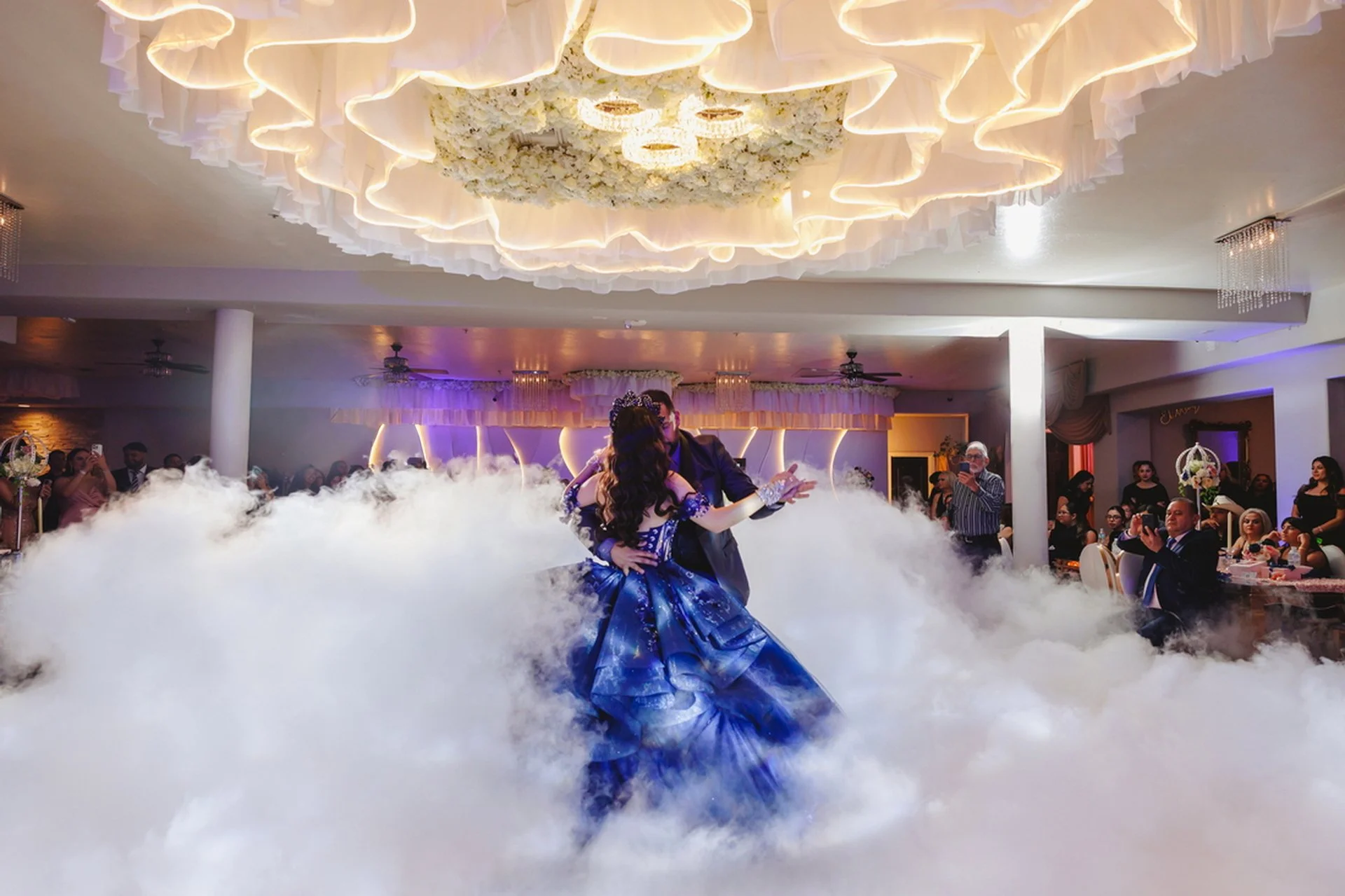 Ynay💕
"My wishes for you, I hope each day is better than ever. I hope your face hurts because your smile is so big. I hope your tomorrows are friendly and kind!"✨

📸@Cayupe @bestquinces 
🎼@Tonysanchez @partymix_events 

#salon #tucson #l