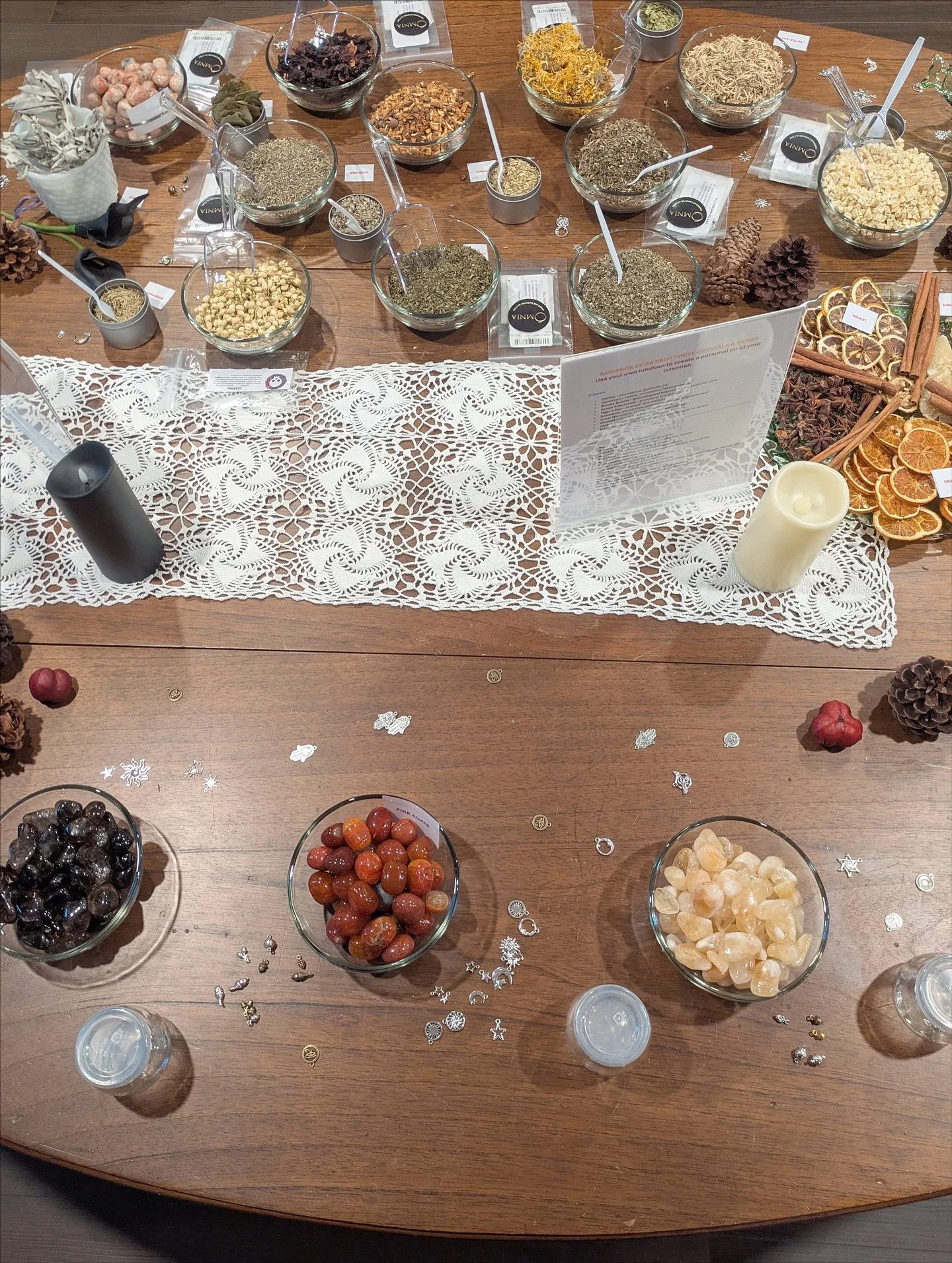 A heartfelt thank you to everyone who joined us for our first Autumn Equinox/Mabon workshop this week!🍂💛 Together we honored the turning of the seasons, celebrated balance, and welcomed the gifts of autumn. 
Your presence and energy made the evenin