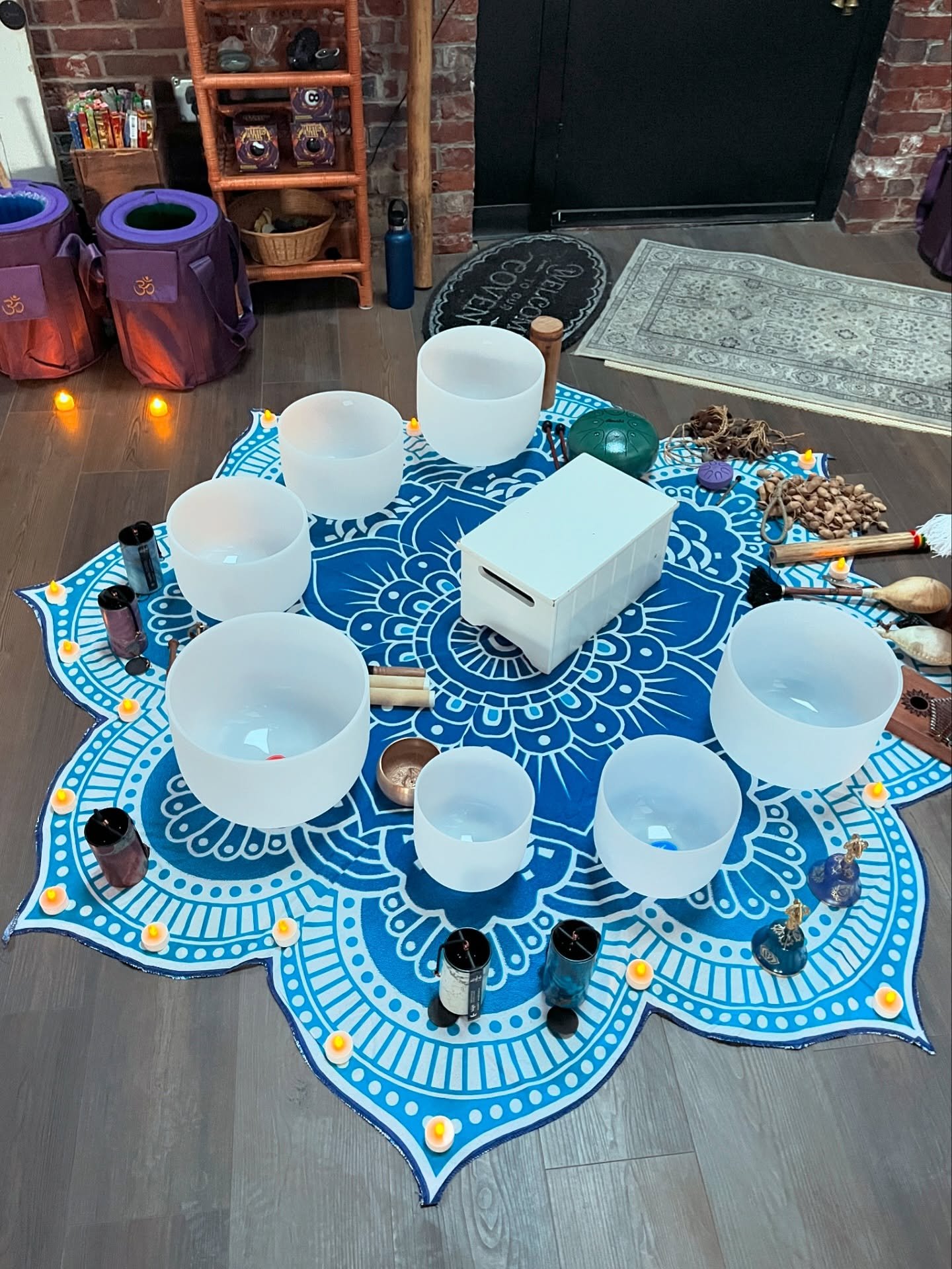 Two beautiful gatherings, one powerful week✨

From the deep rest of our Sound Bath Healing &amp; Guided Meditation to the eye-opening insights during Trust Your Intuition, we&rsquo;re so grateful to share this space with such an open, heart-led commu