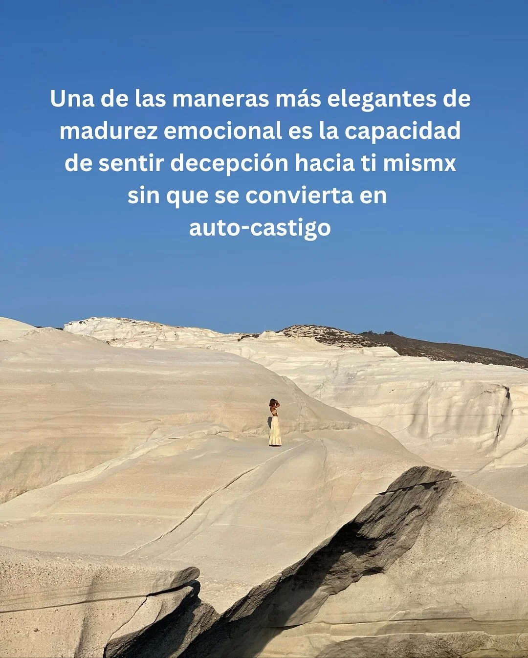 How do you hold yourself when you fall short?

Original text by: @xavier.dagba
Curadur&iacute;a e integraci&oacute;n: @soultherapybyvt
📸 @valeriatouche