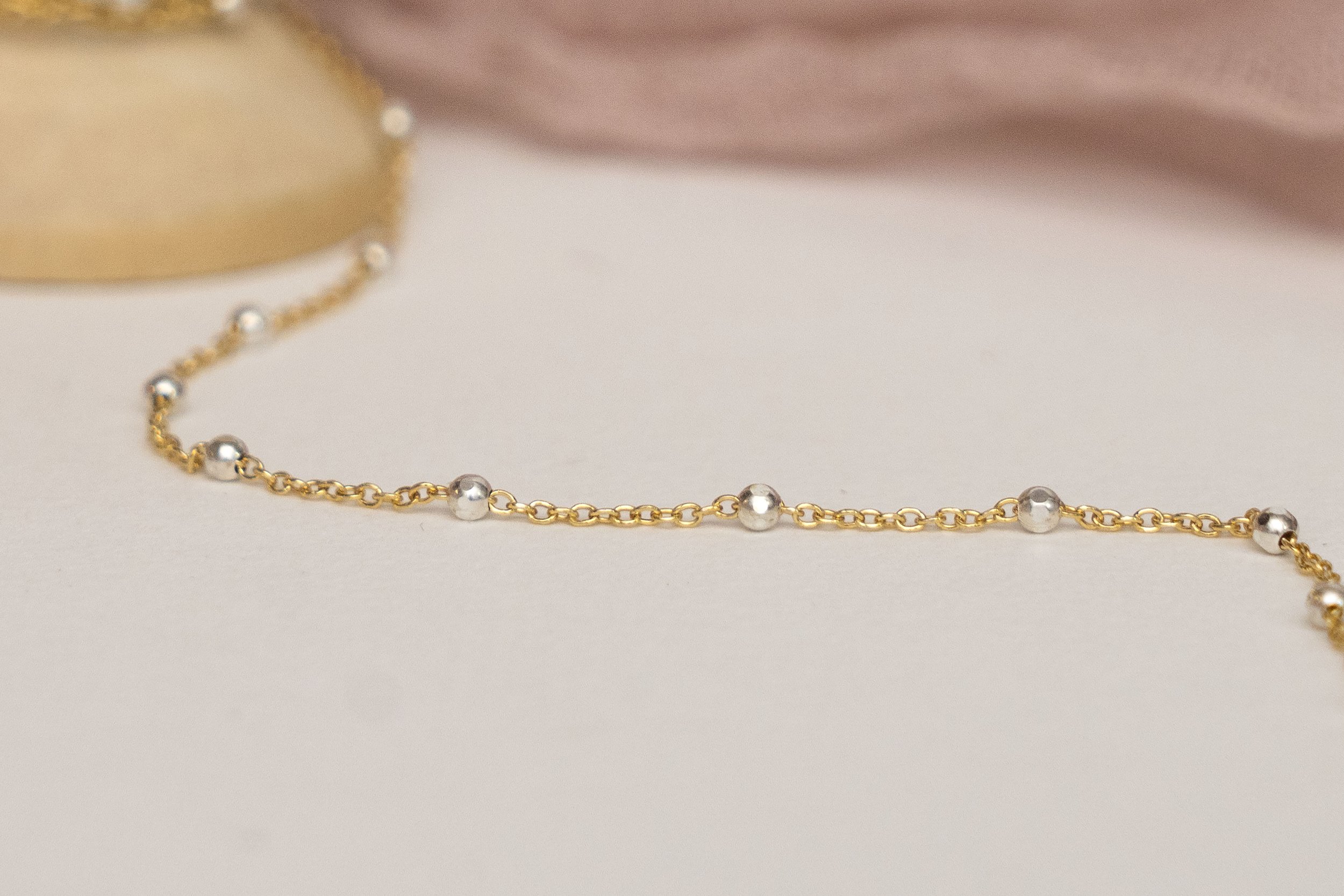 Linked by AEA chains70.jpg
