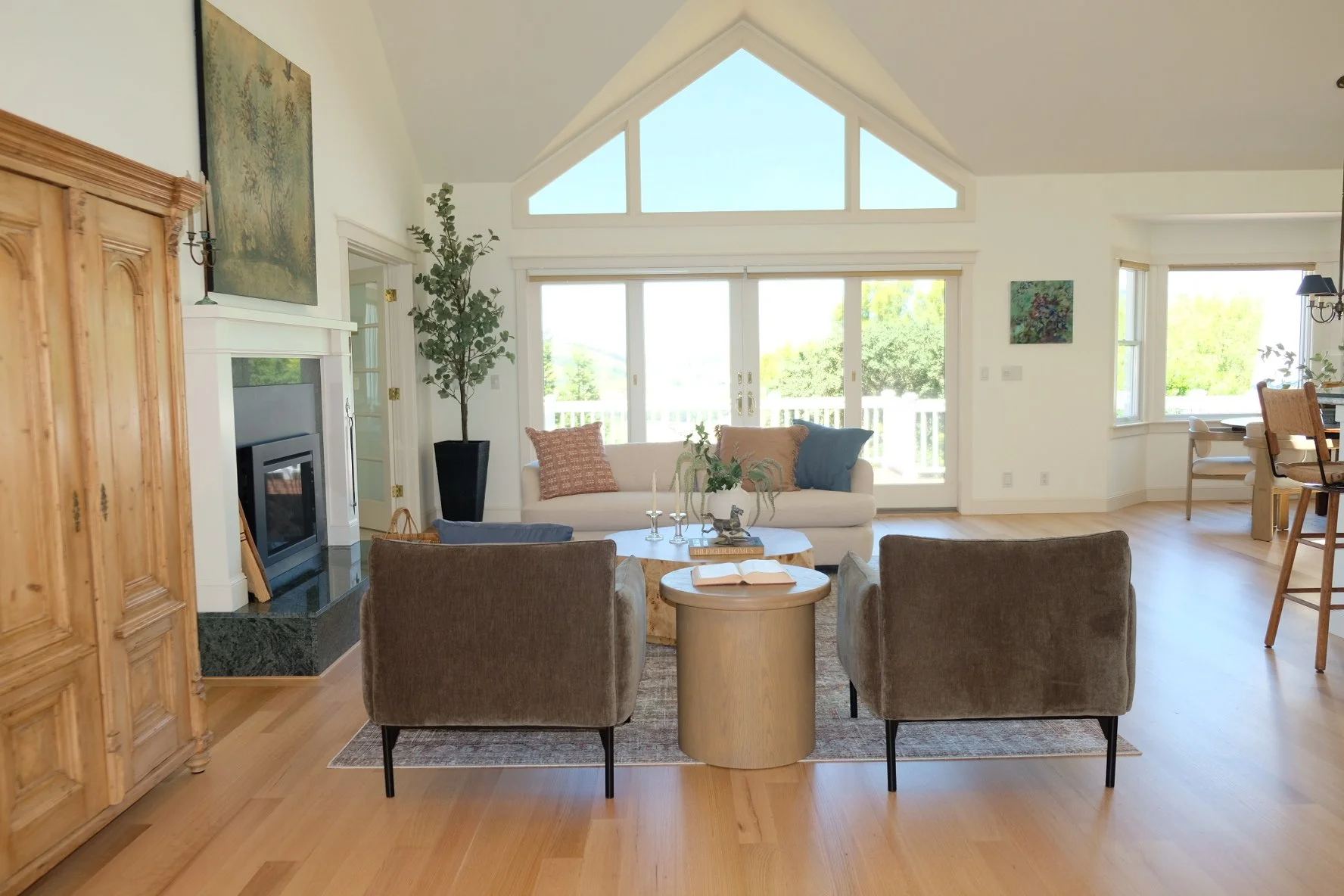 San Antonio Road - Staging