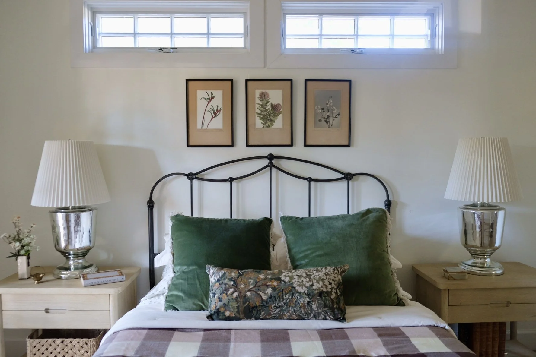 Moll Court - Staging